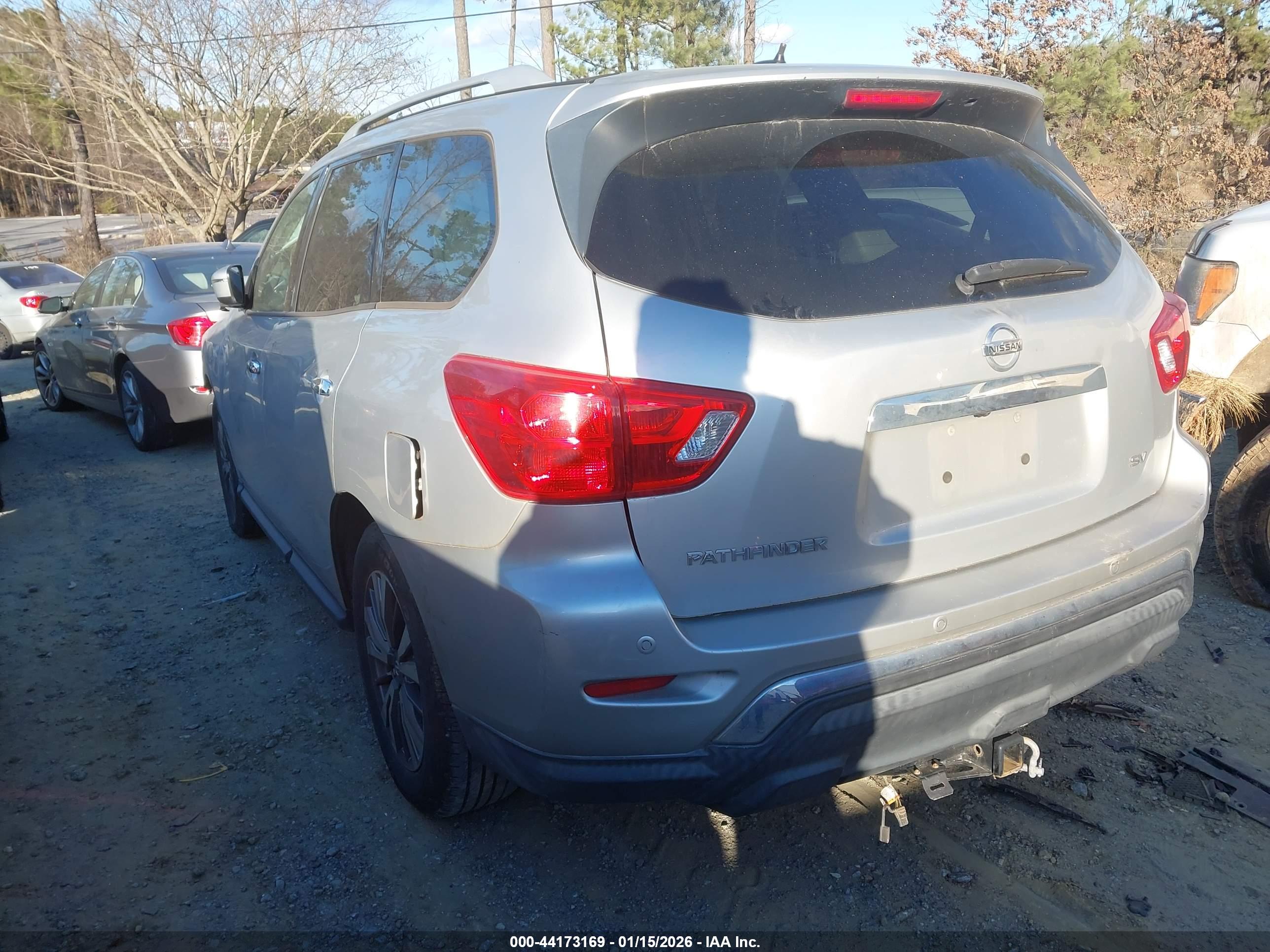 NISSAN PATHFINDER image 3