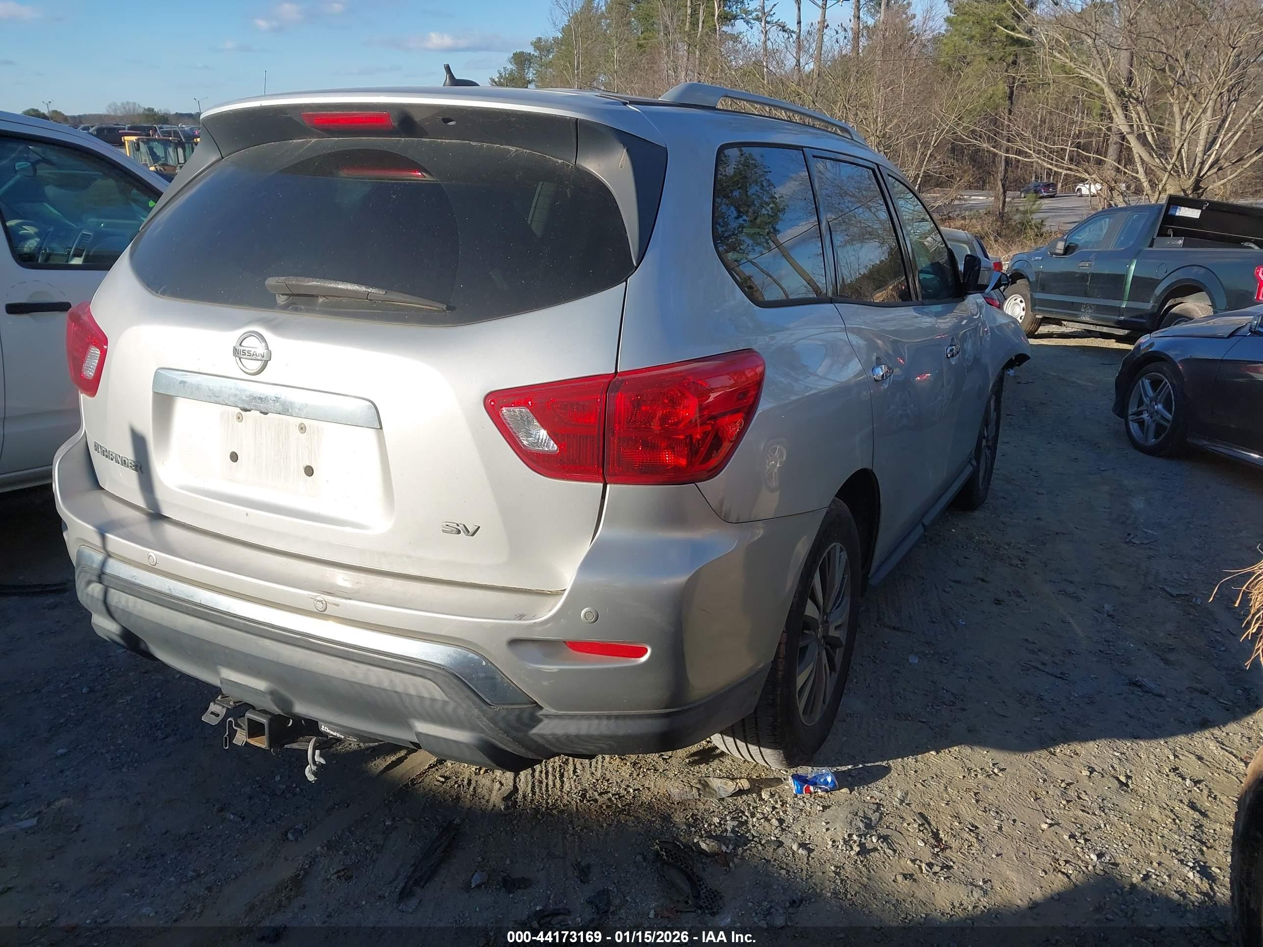 NISSAN PATHFINDER image 4