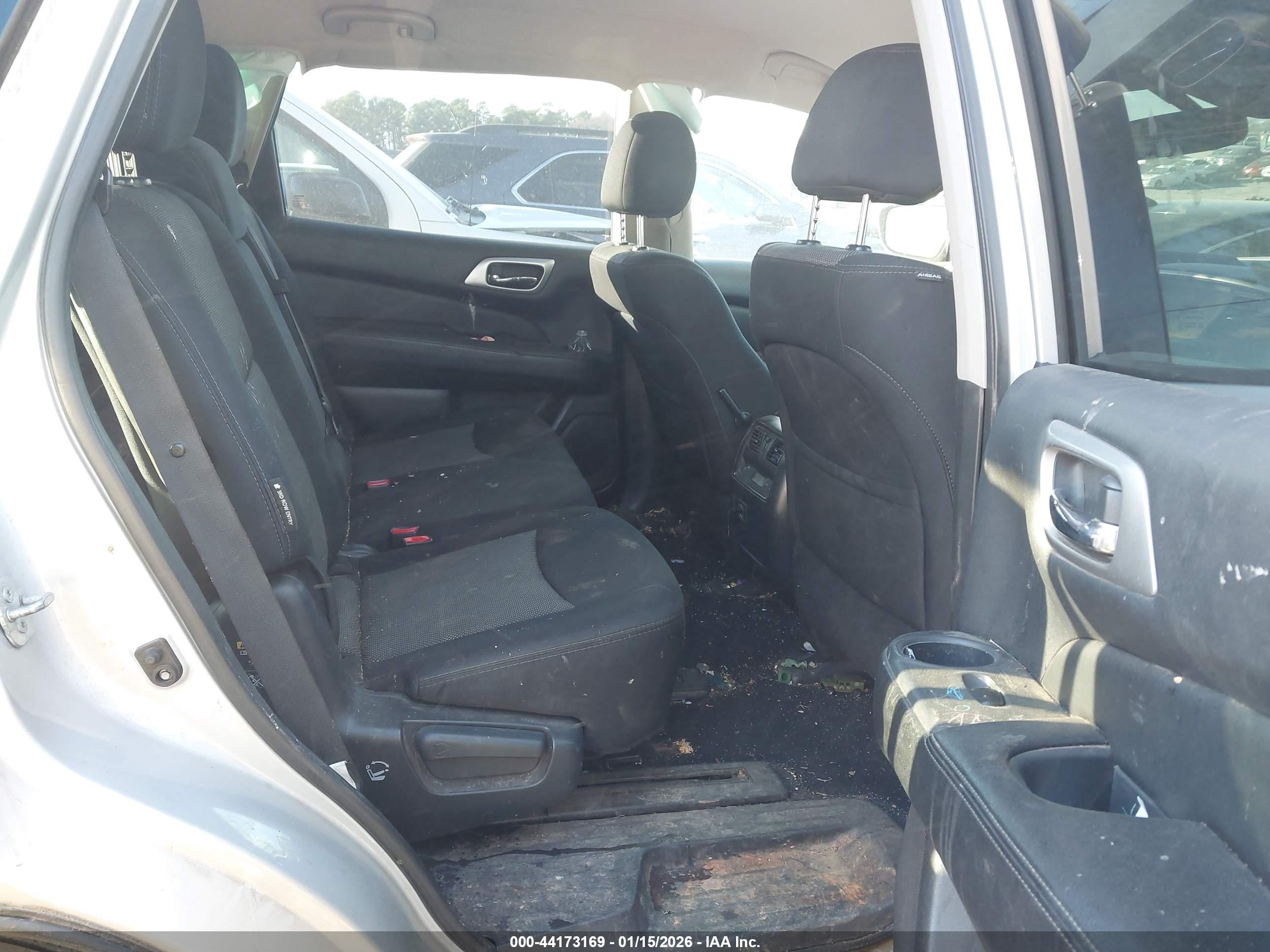 NISSAN PATHFINDER image 8