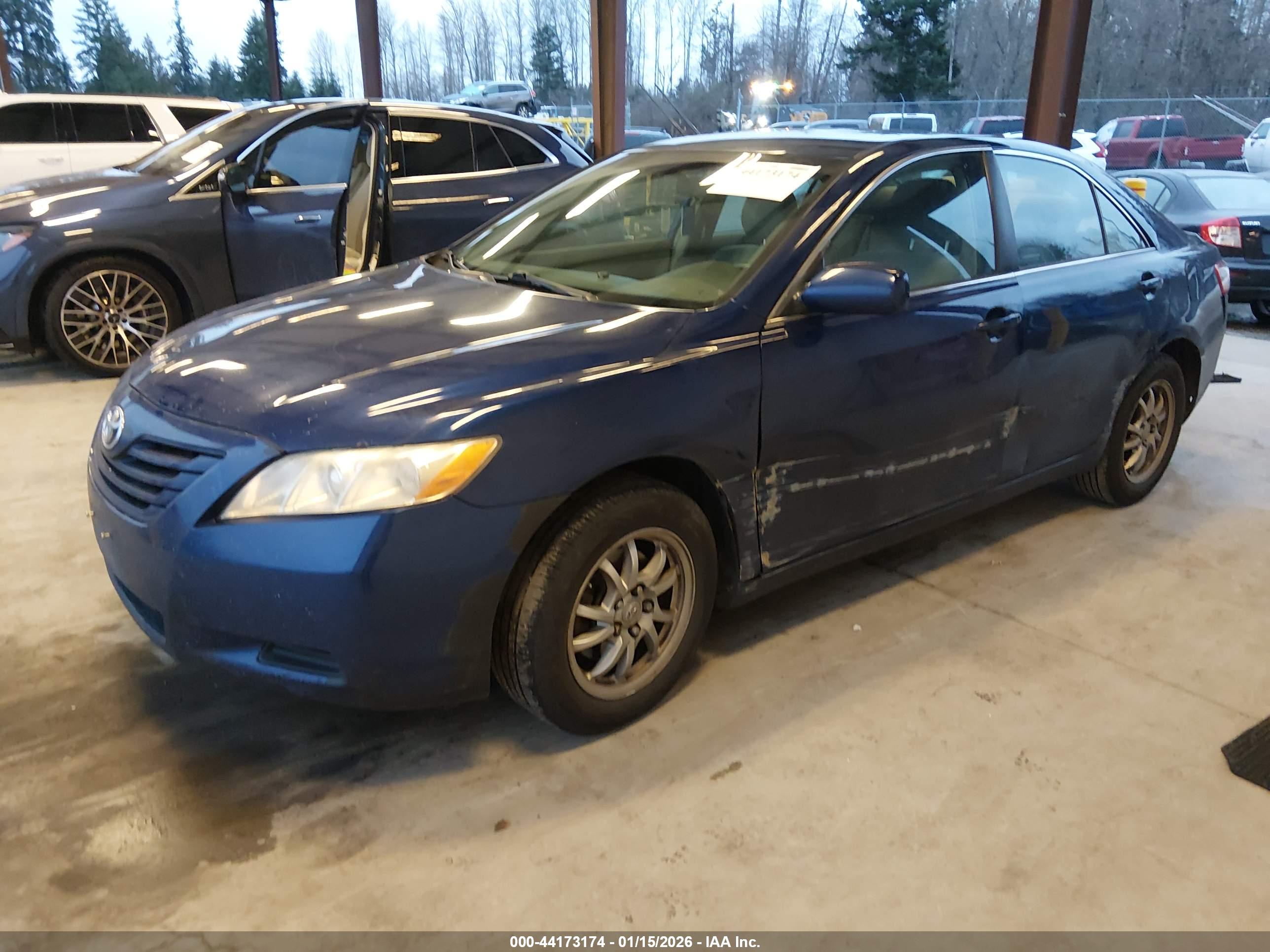 TOYOTA CAMRY image 2