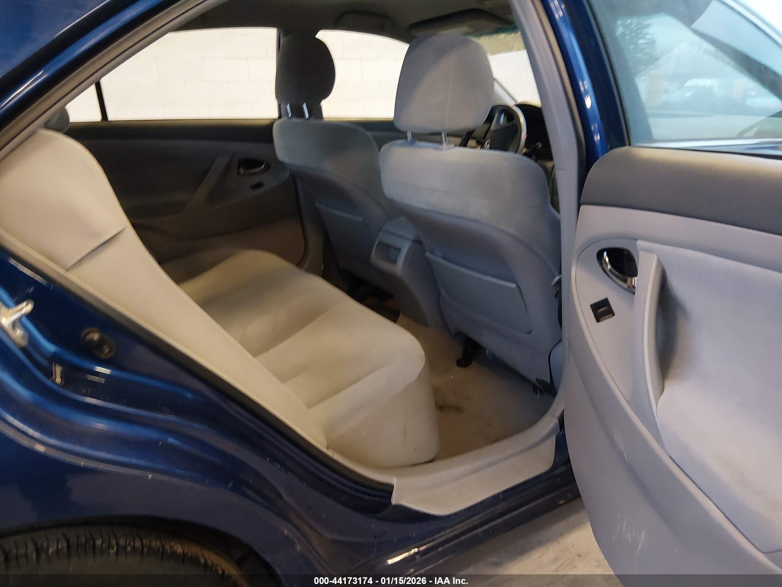 TOYOTA CAMRY image 8
