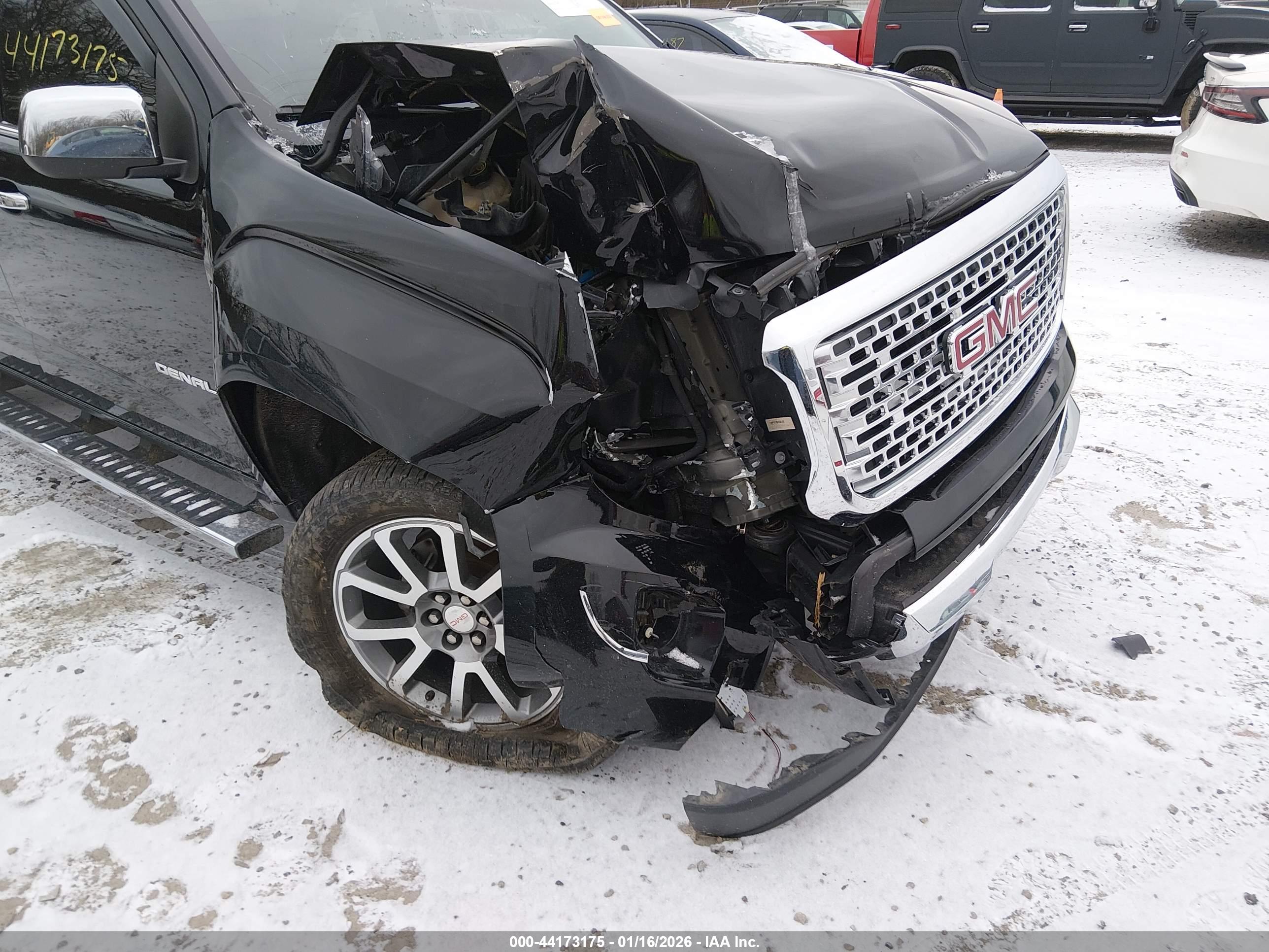 GMC CANYON image 6