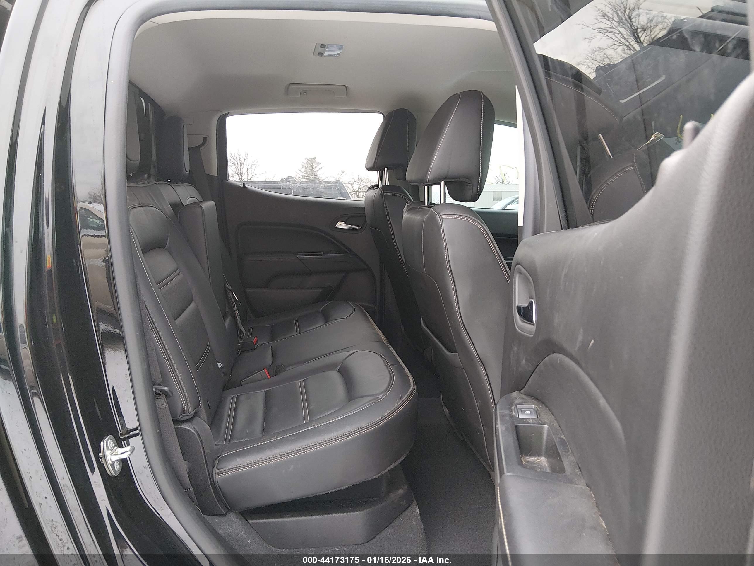 GMC CANYON image 8