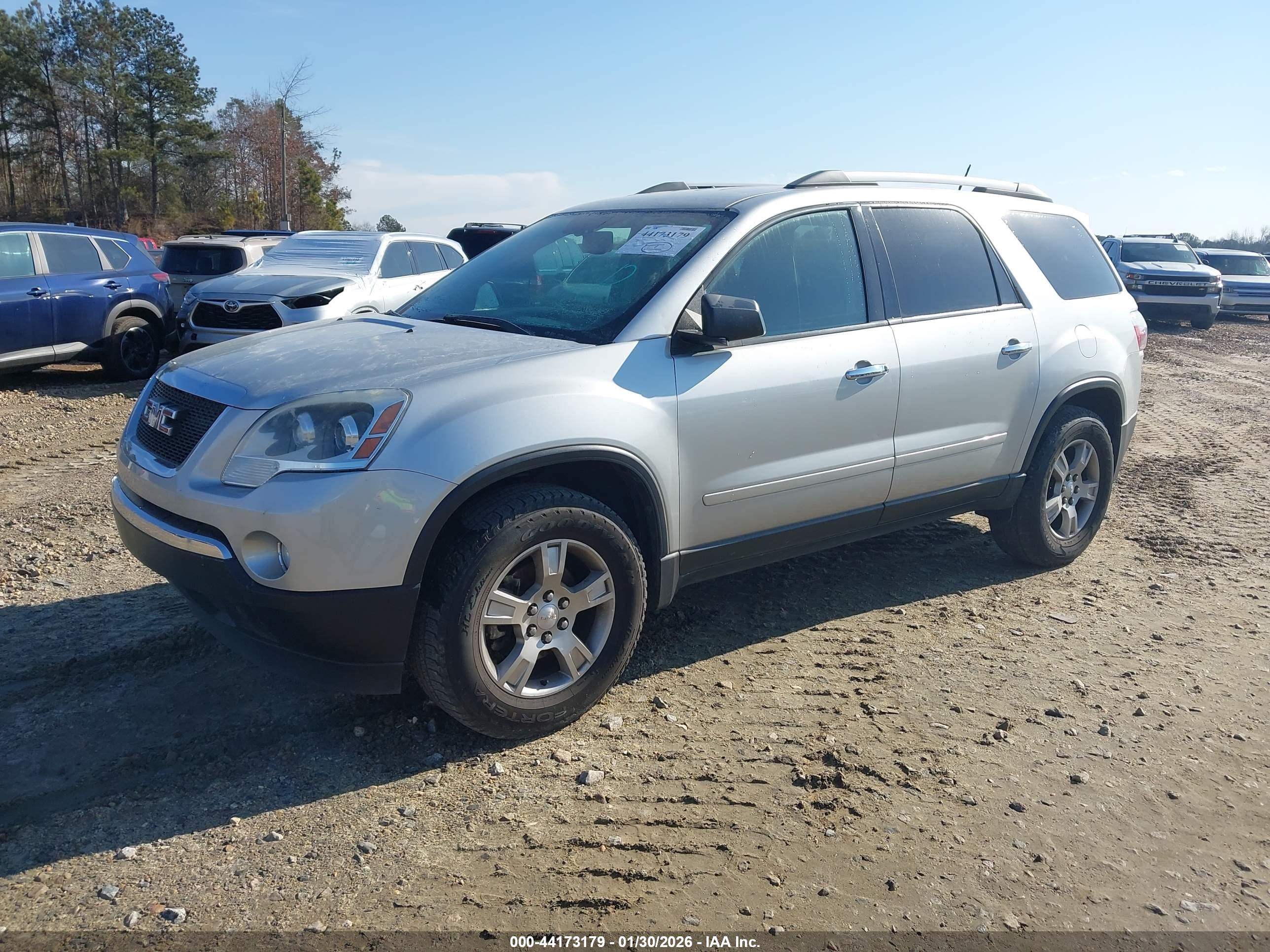 GMC ACADIA image 2