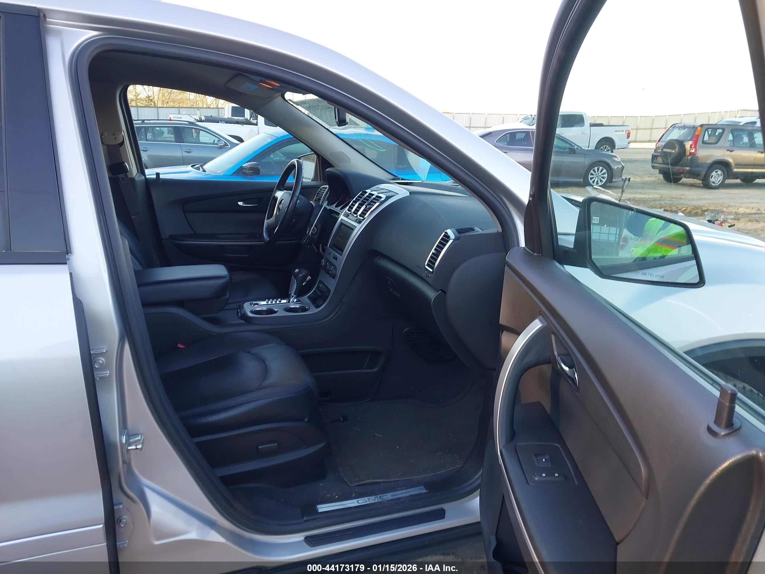 GMC ACADIA image 5