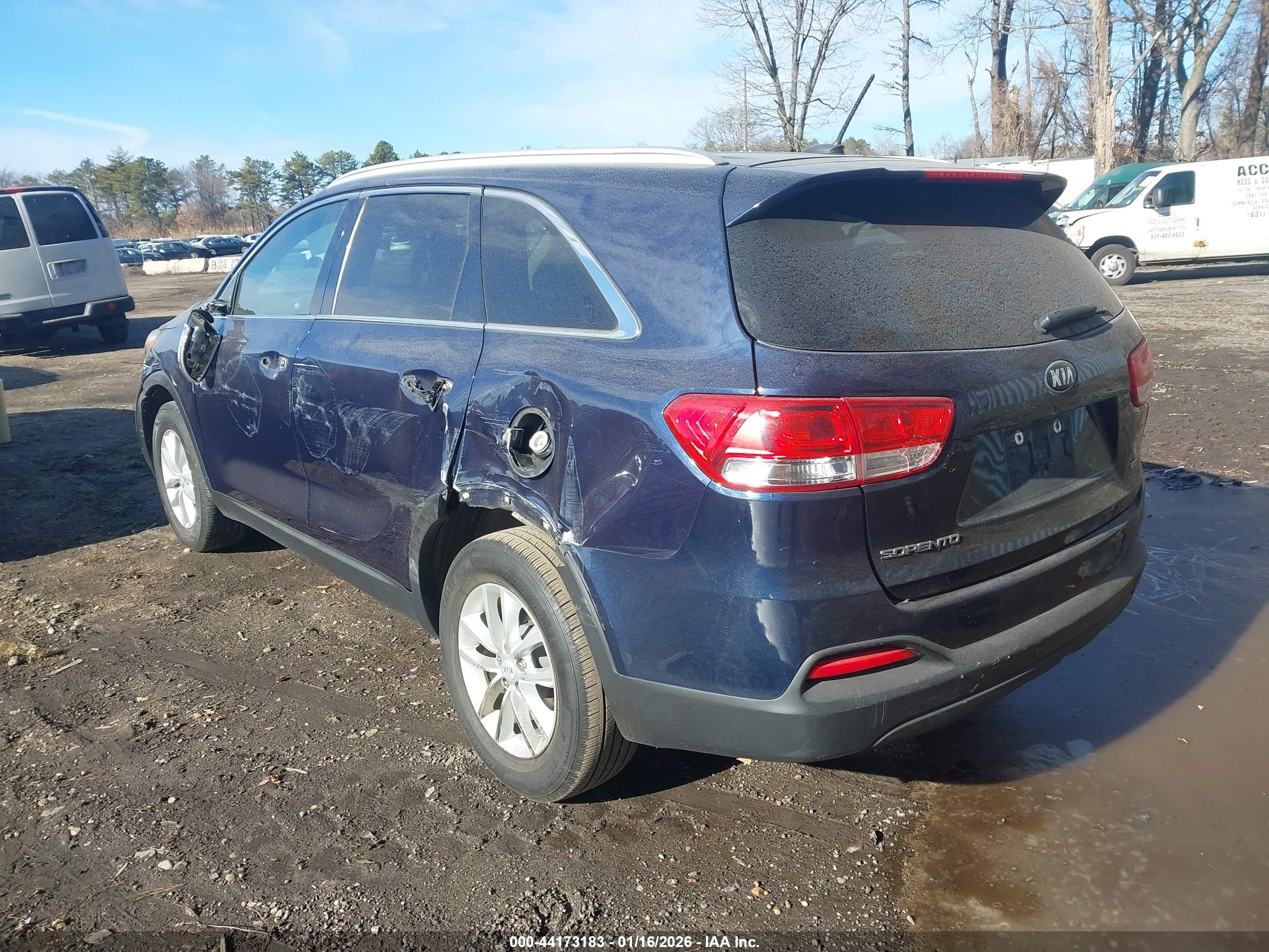 KIA SORENTO image 3