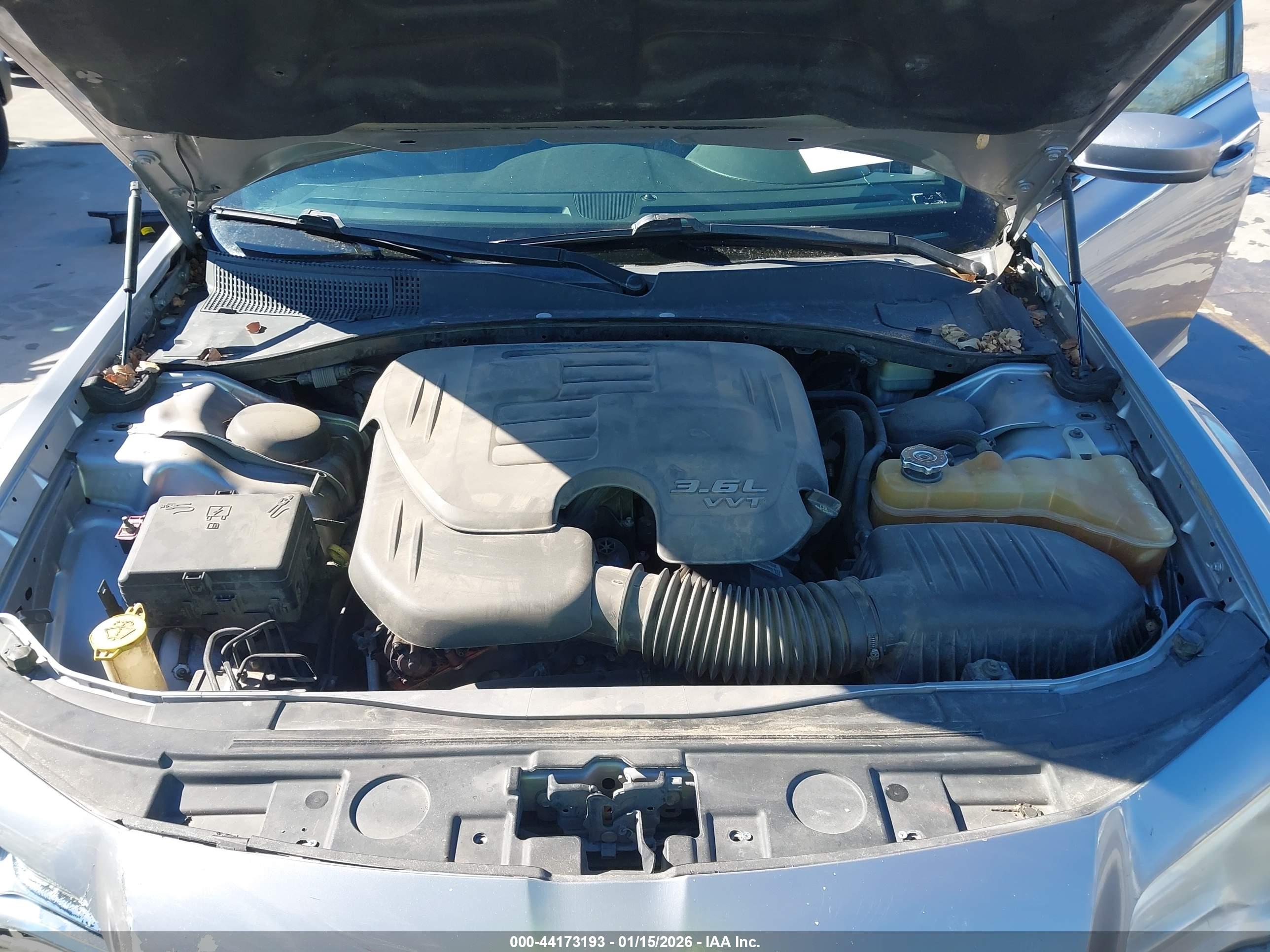 CHRYSLER 300 image 10
