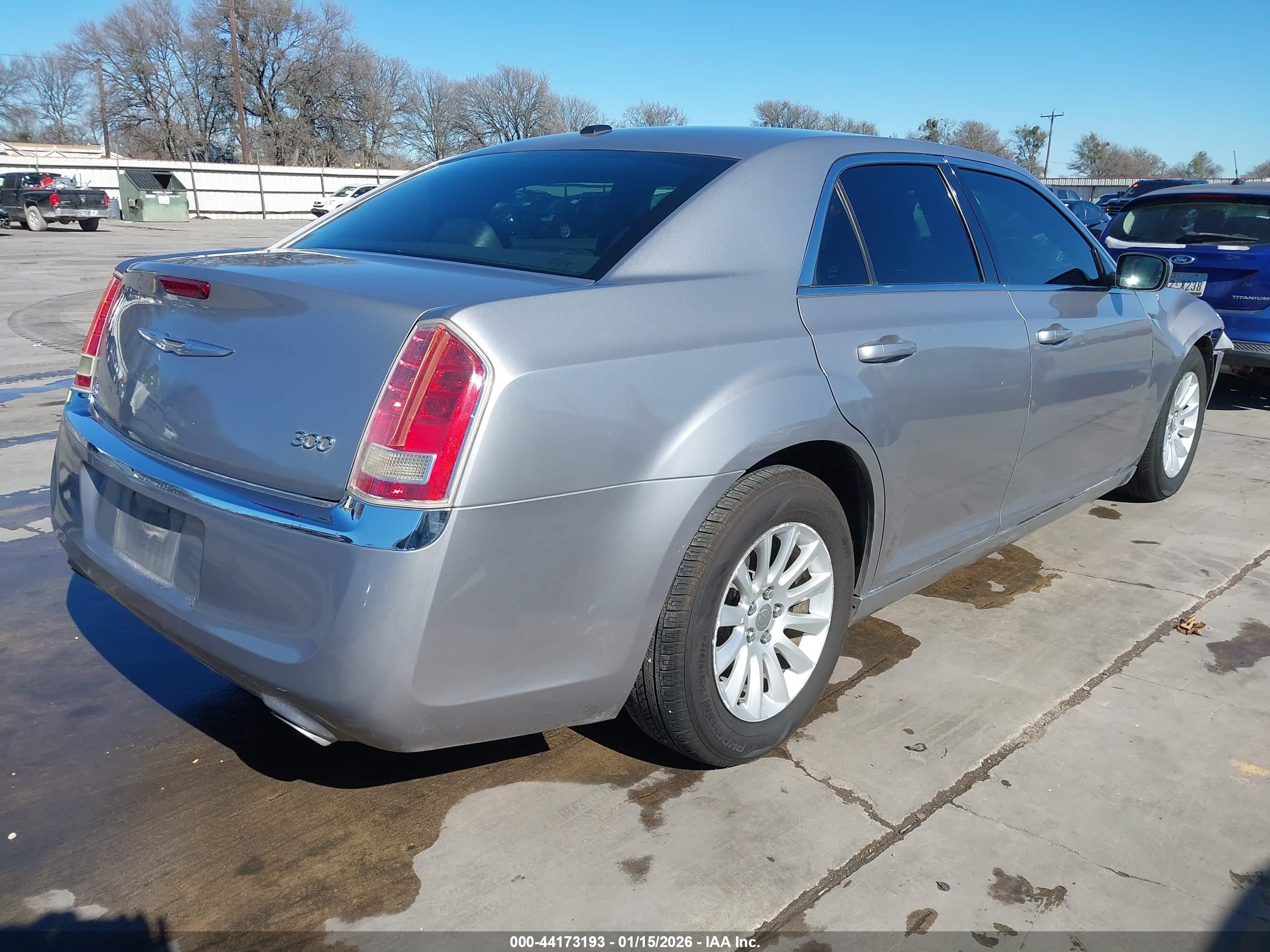 CHRYSLER 300 image 4