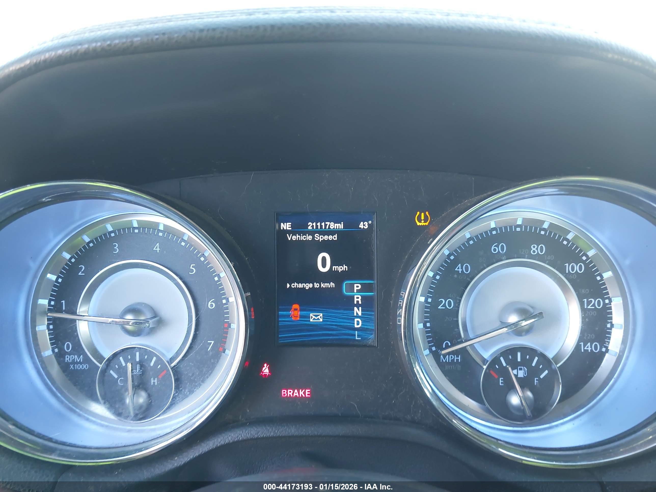 CHRYSLER 300 image 7