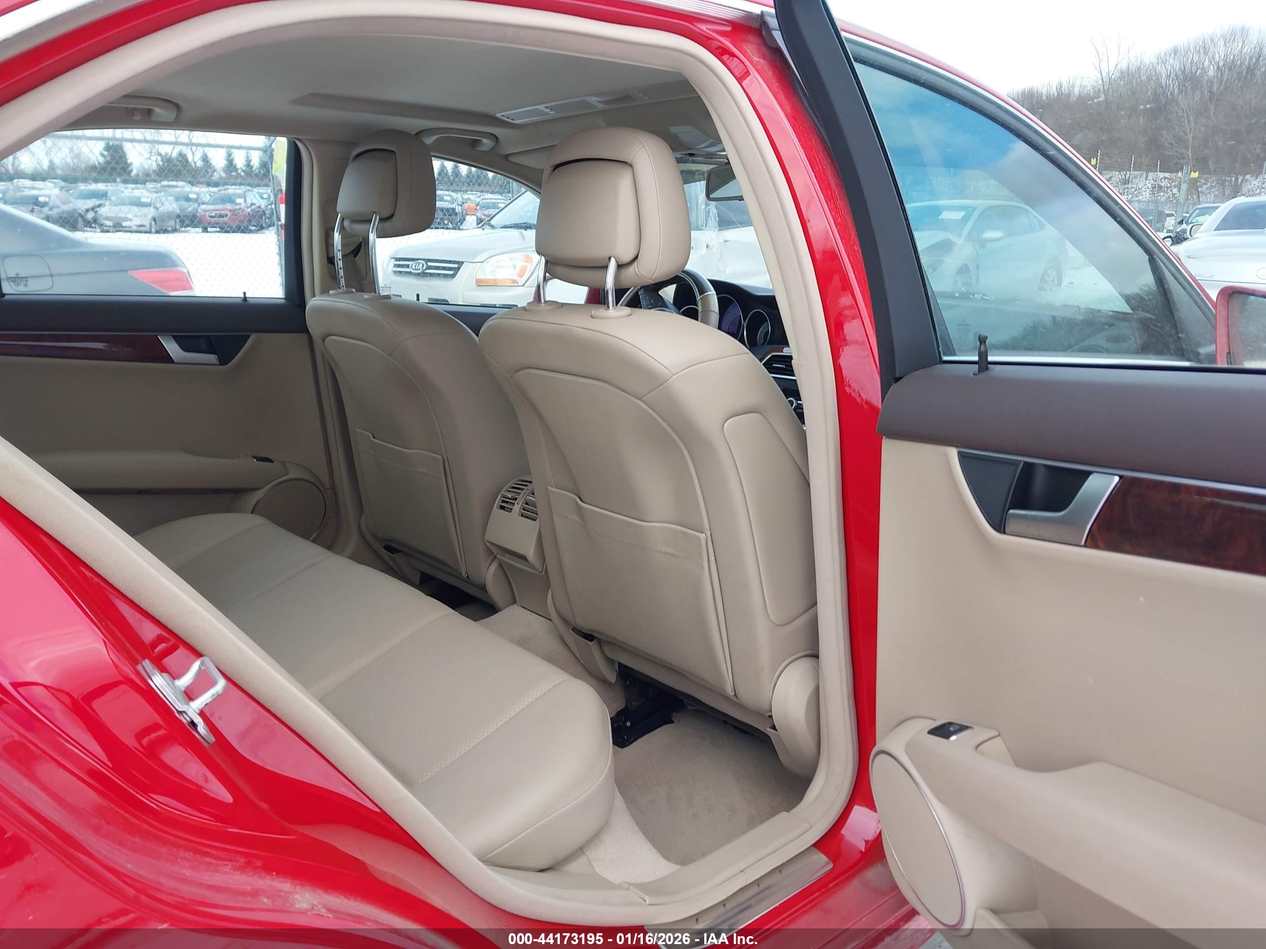 MERCEDES-BENZ C image 8