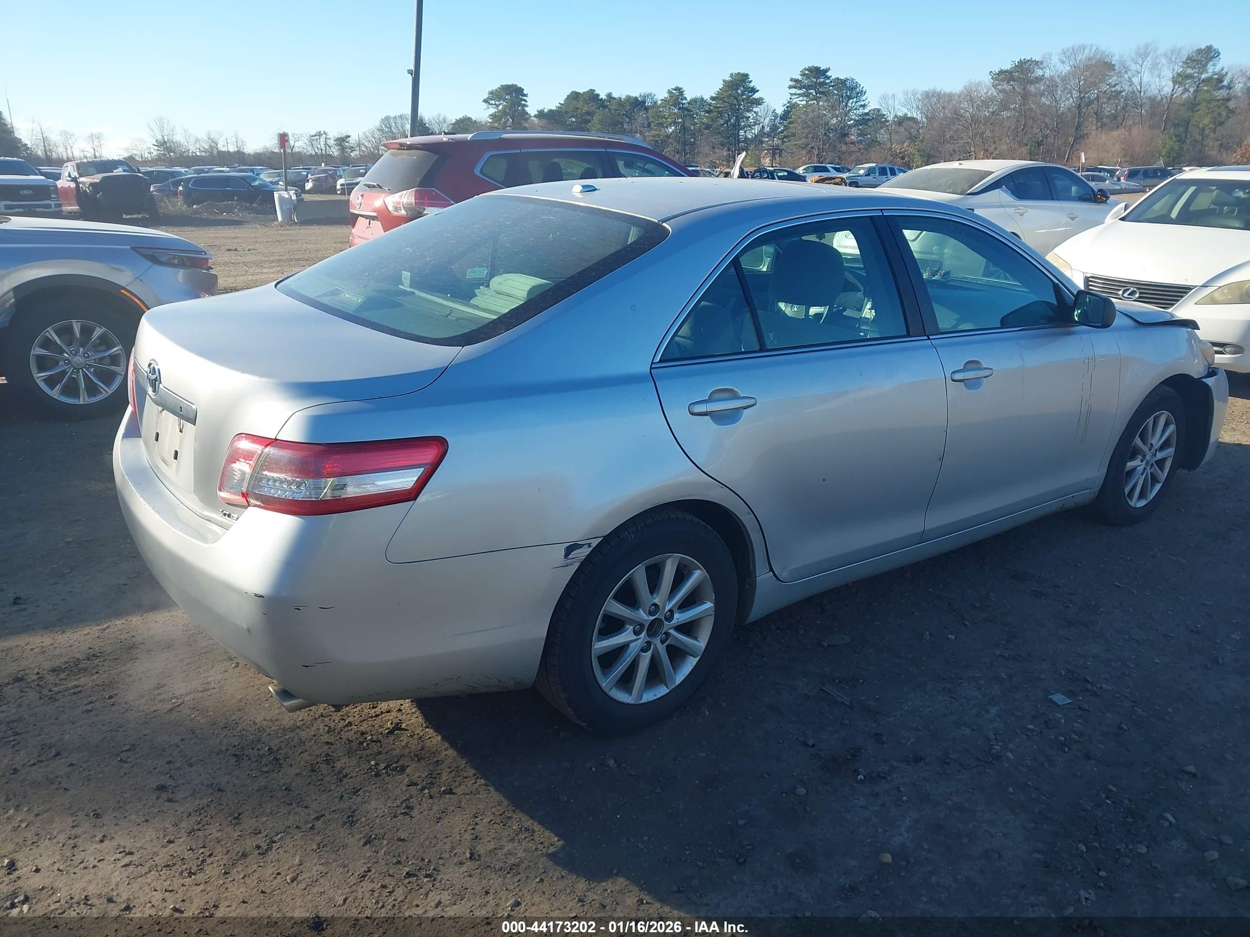 TOYOTA CAMRY image 4