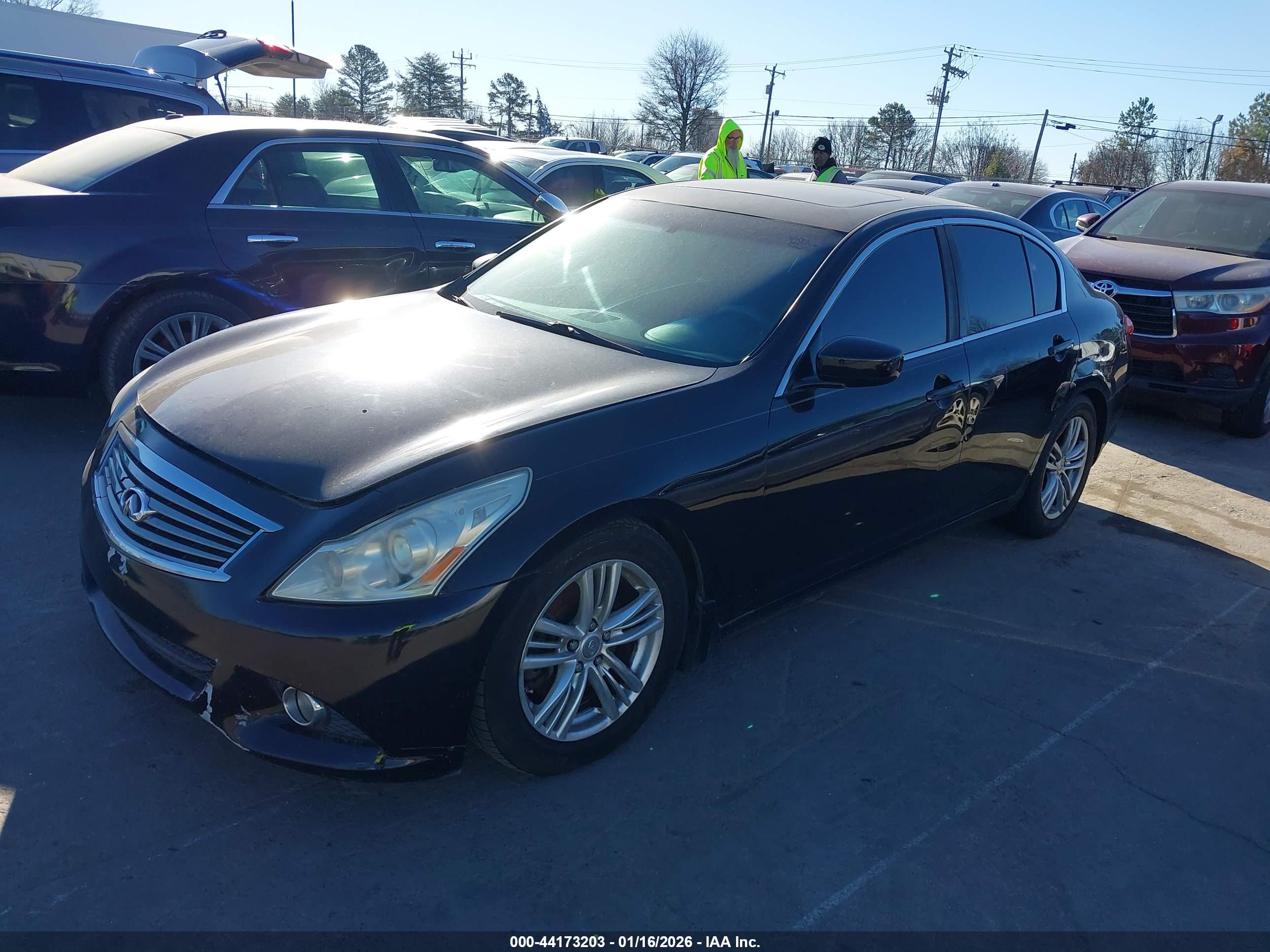 INFINITI G37 image 2