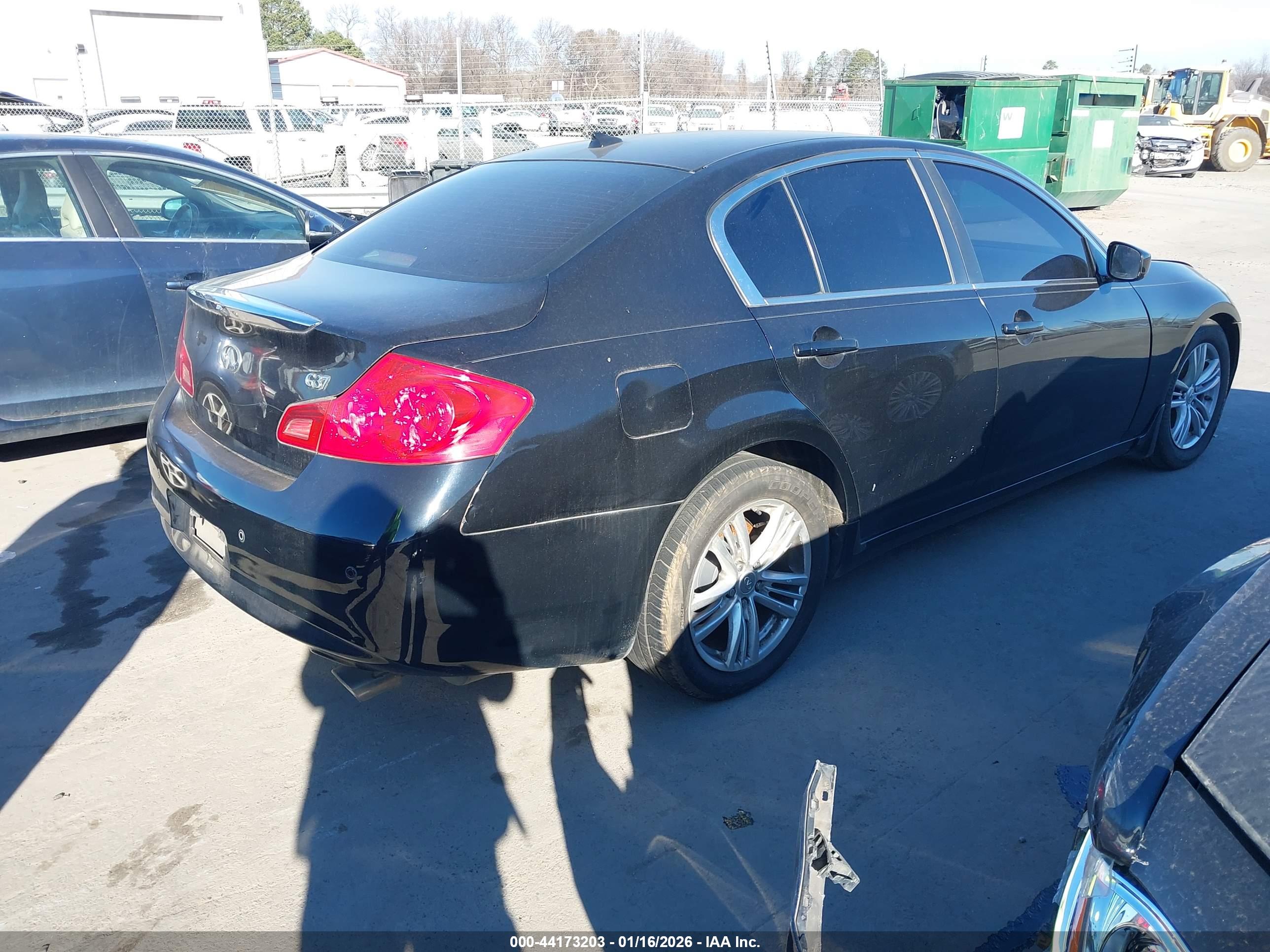 INFINITI G37 image 4