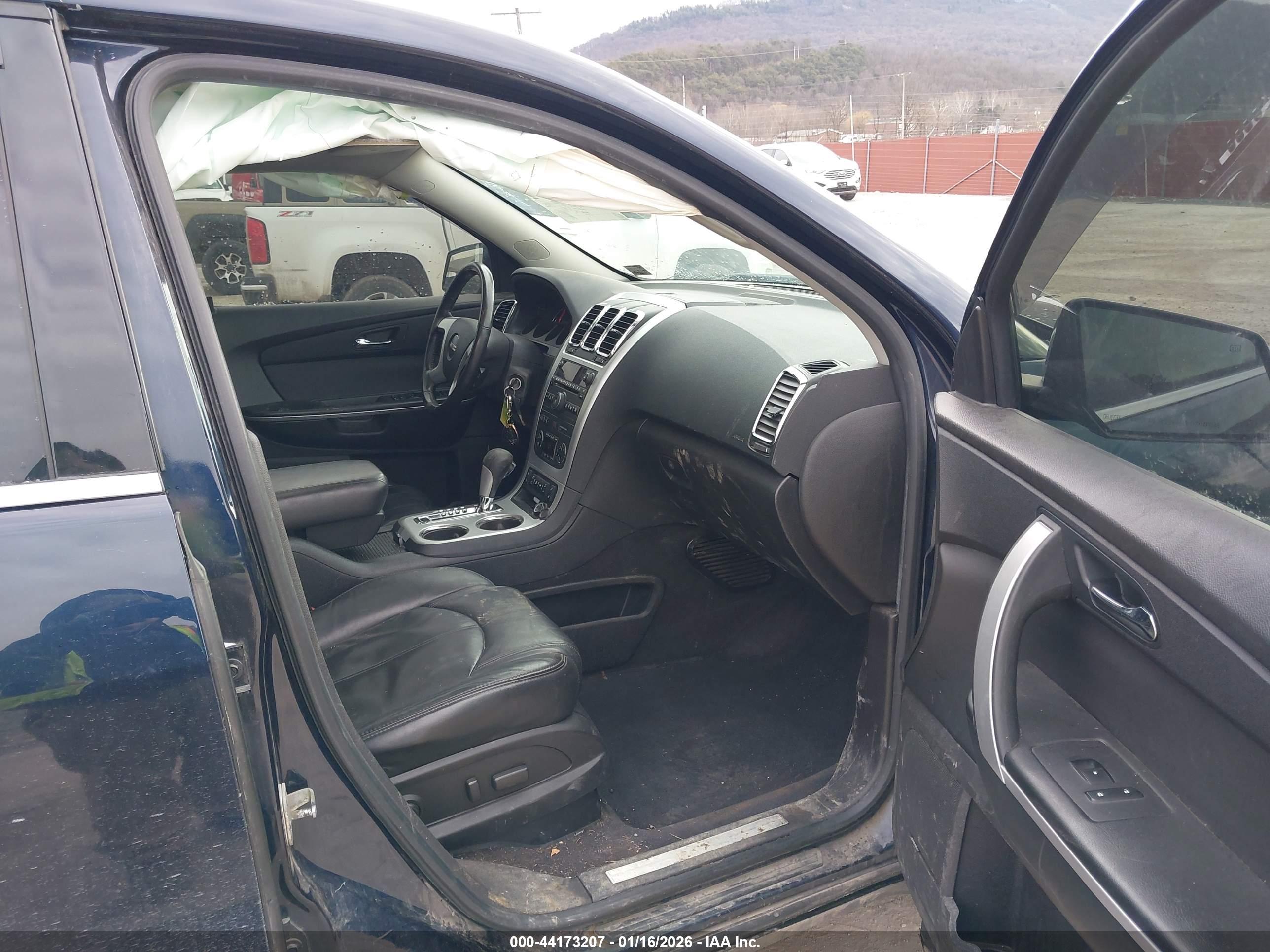 GMC ACADIA image 5
