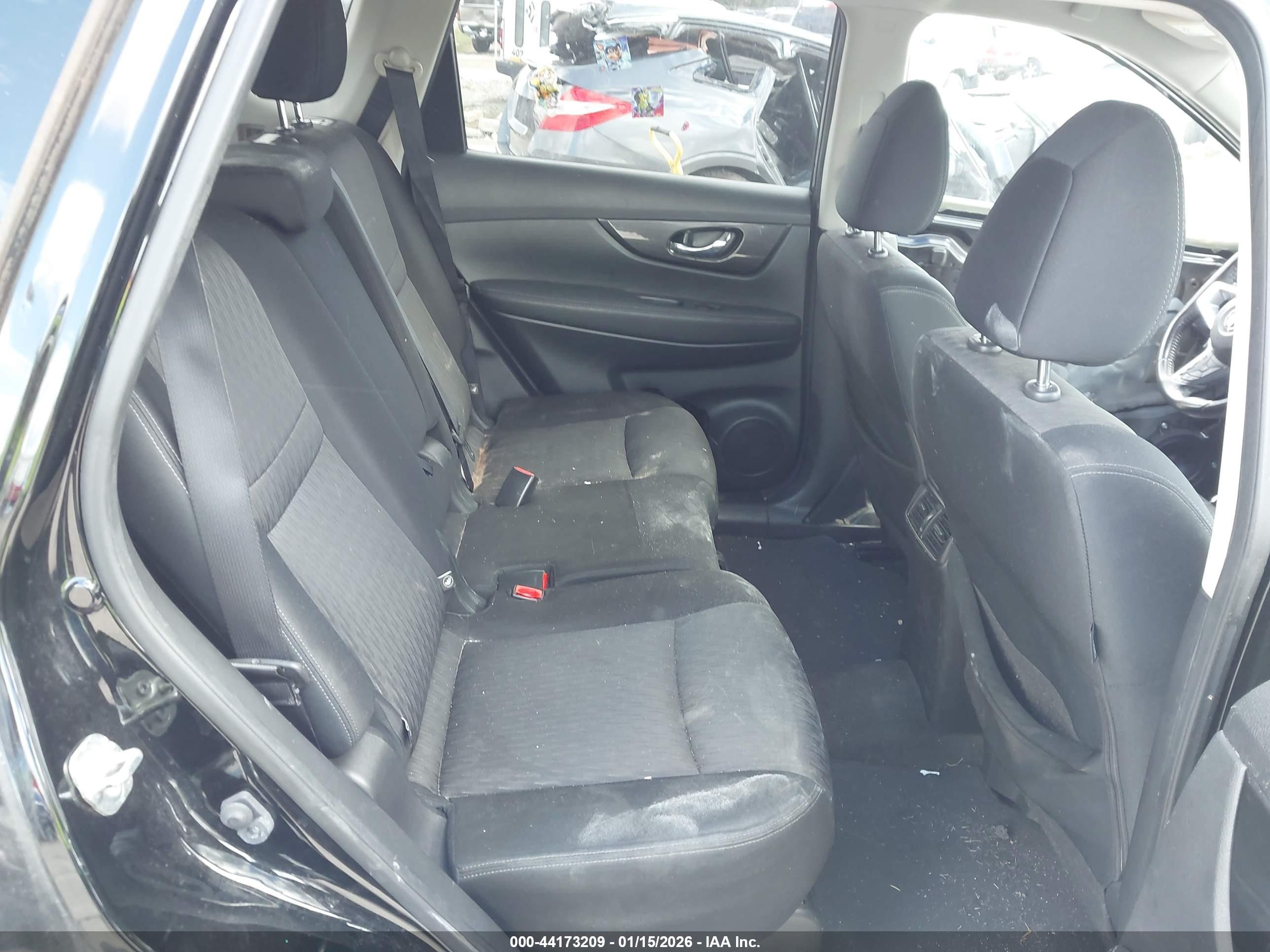 NISSAN ROGUE image 8