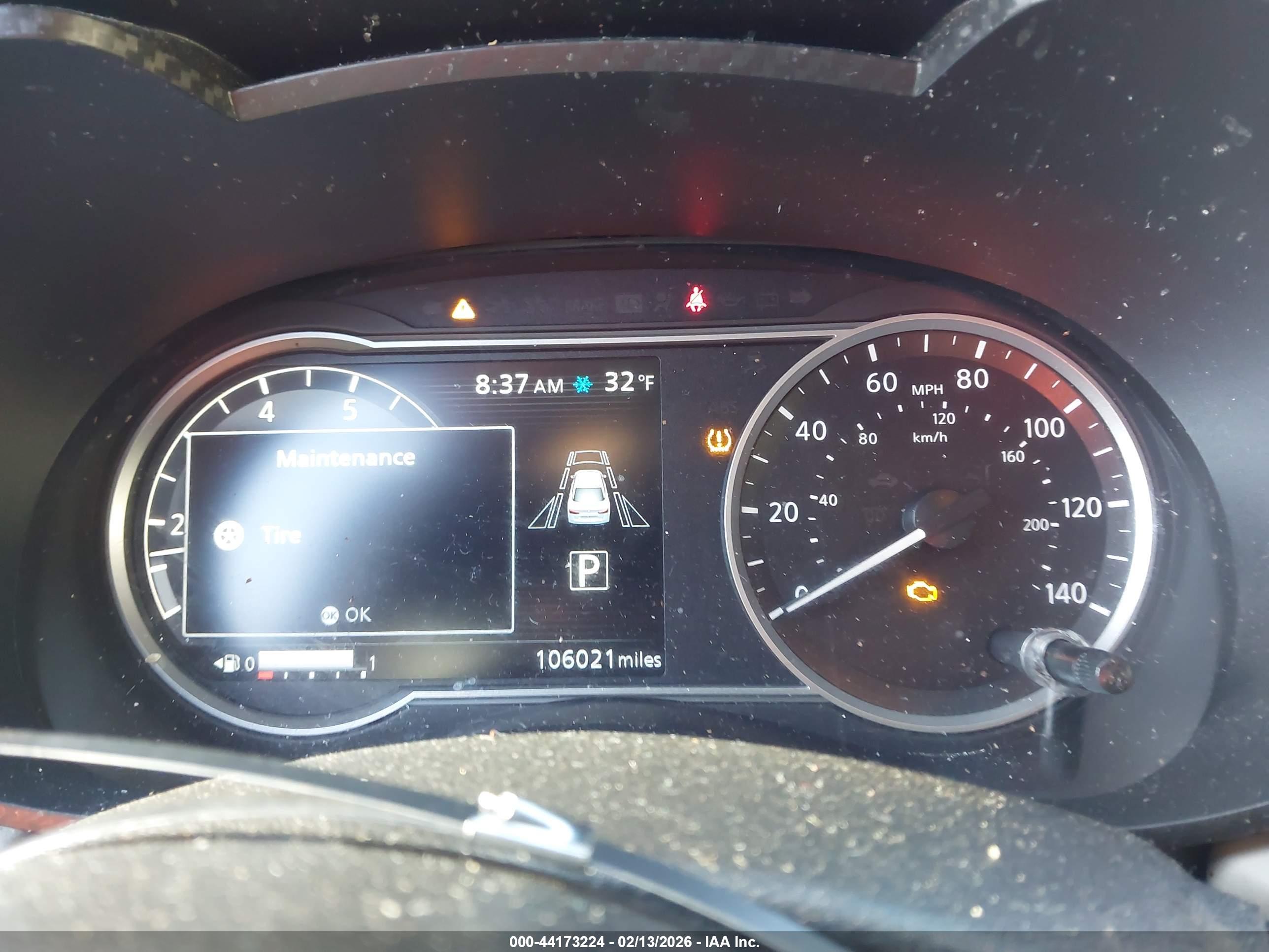 NISSAN VERSA image 7