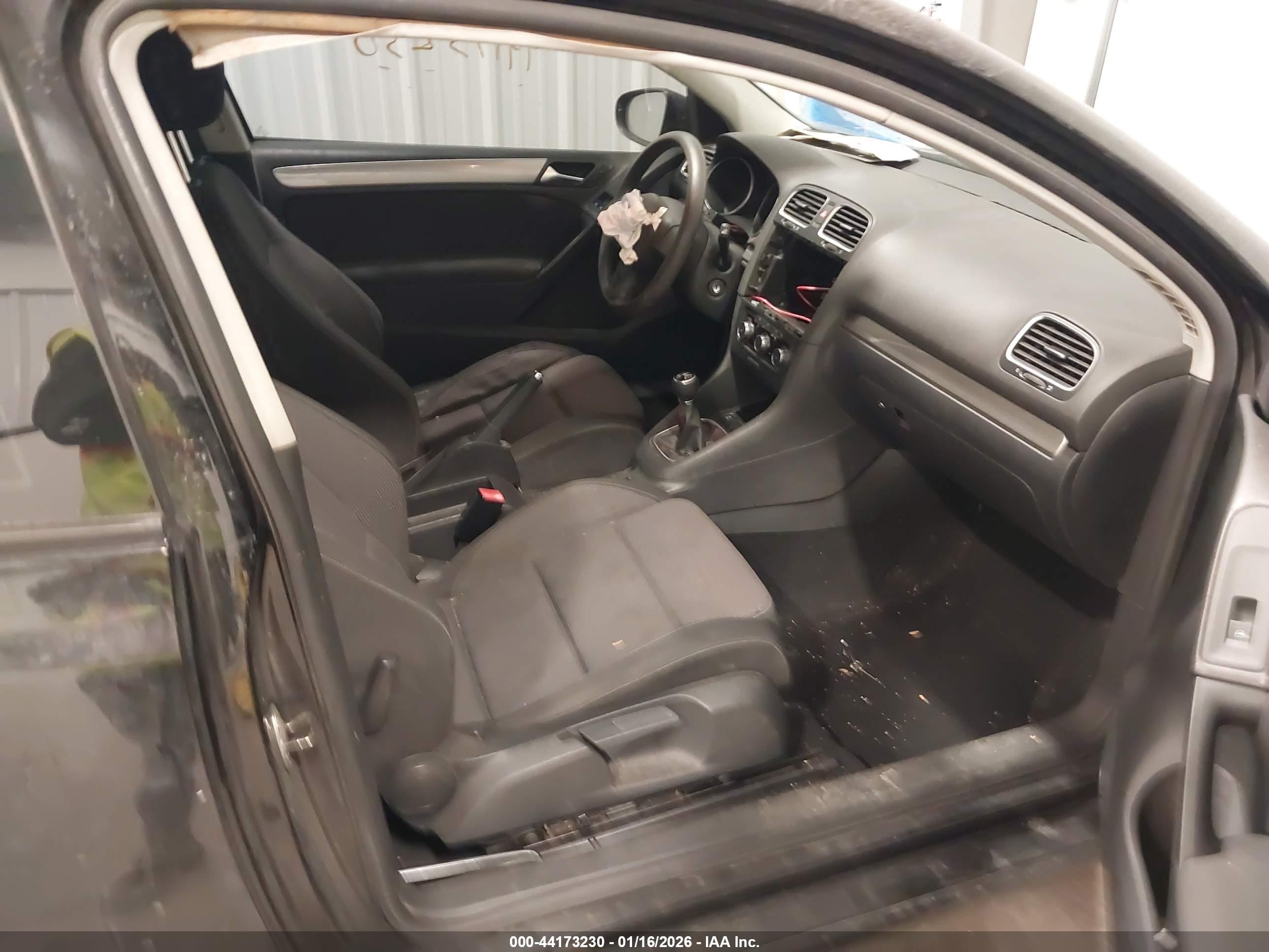 VOLKSWAGEN GOLF image 5