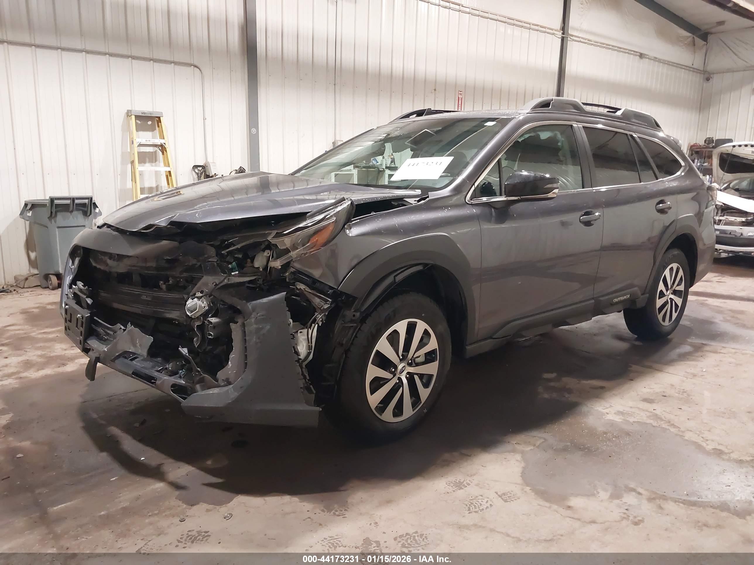 SUBARU OUTBACK image 2