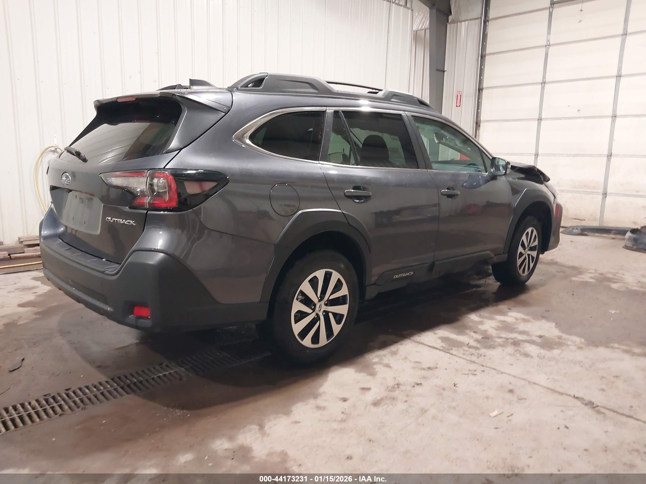 SUBARU OUTBACK image 4