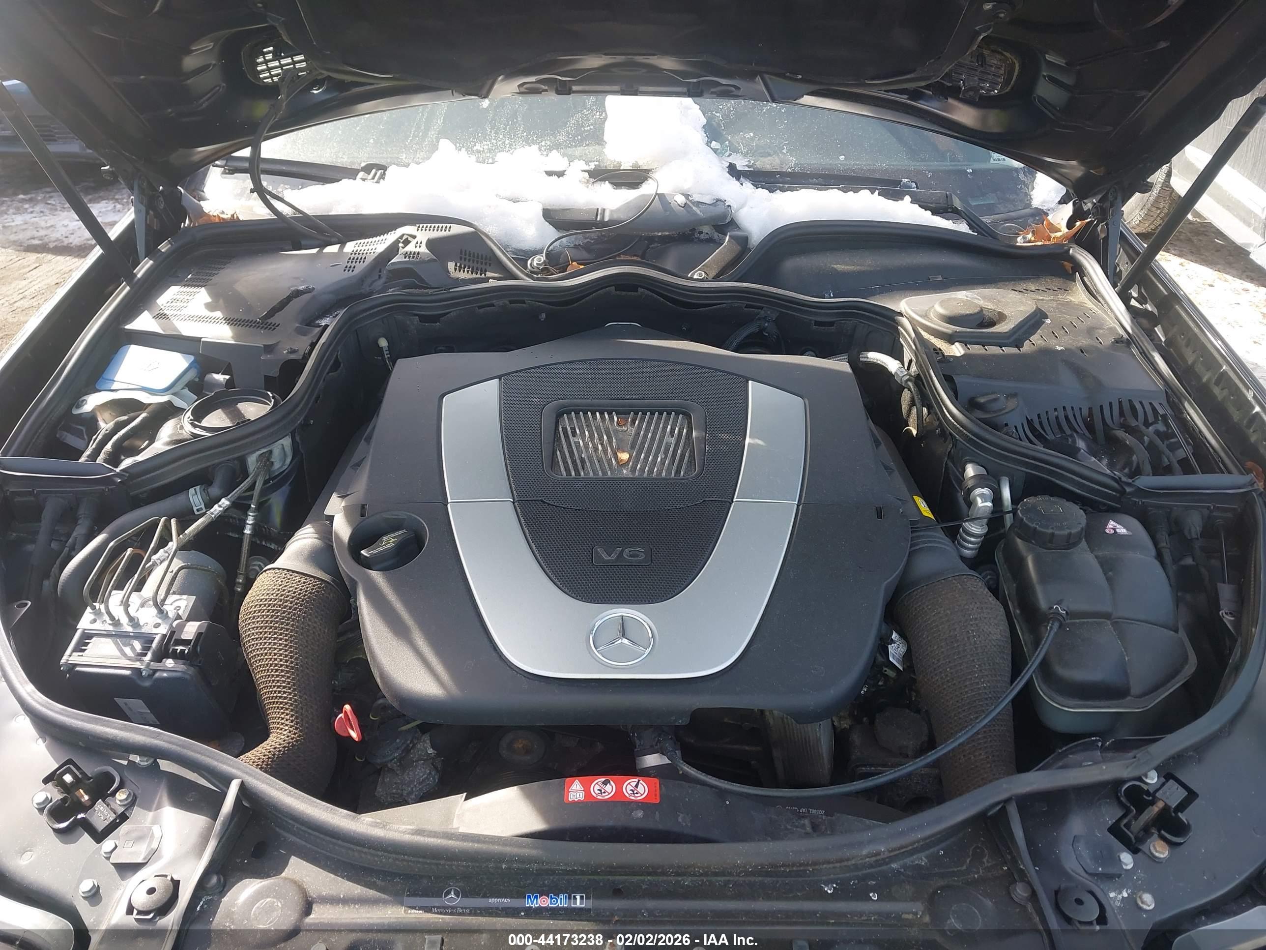 MERCEDES-BENZ E image 10