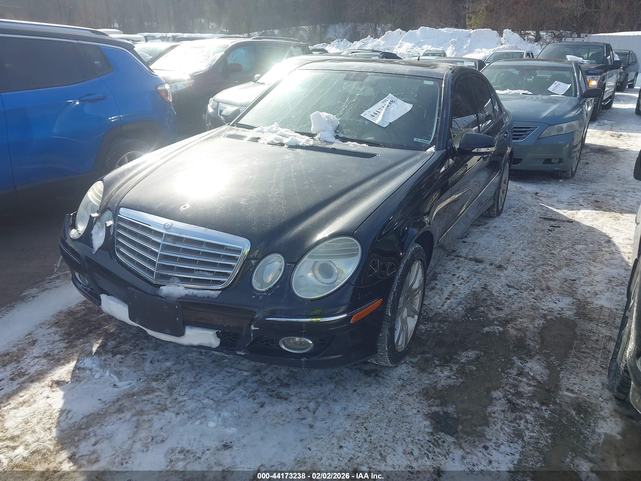 MERCEDES-BENZ E image 2