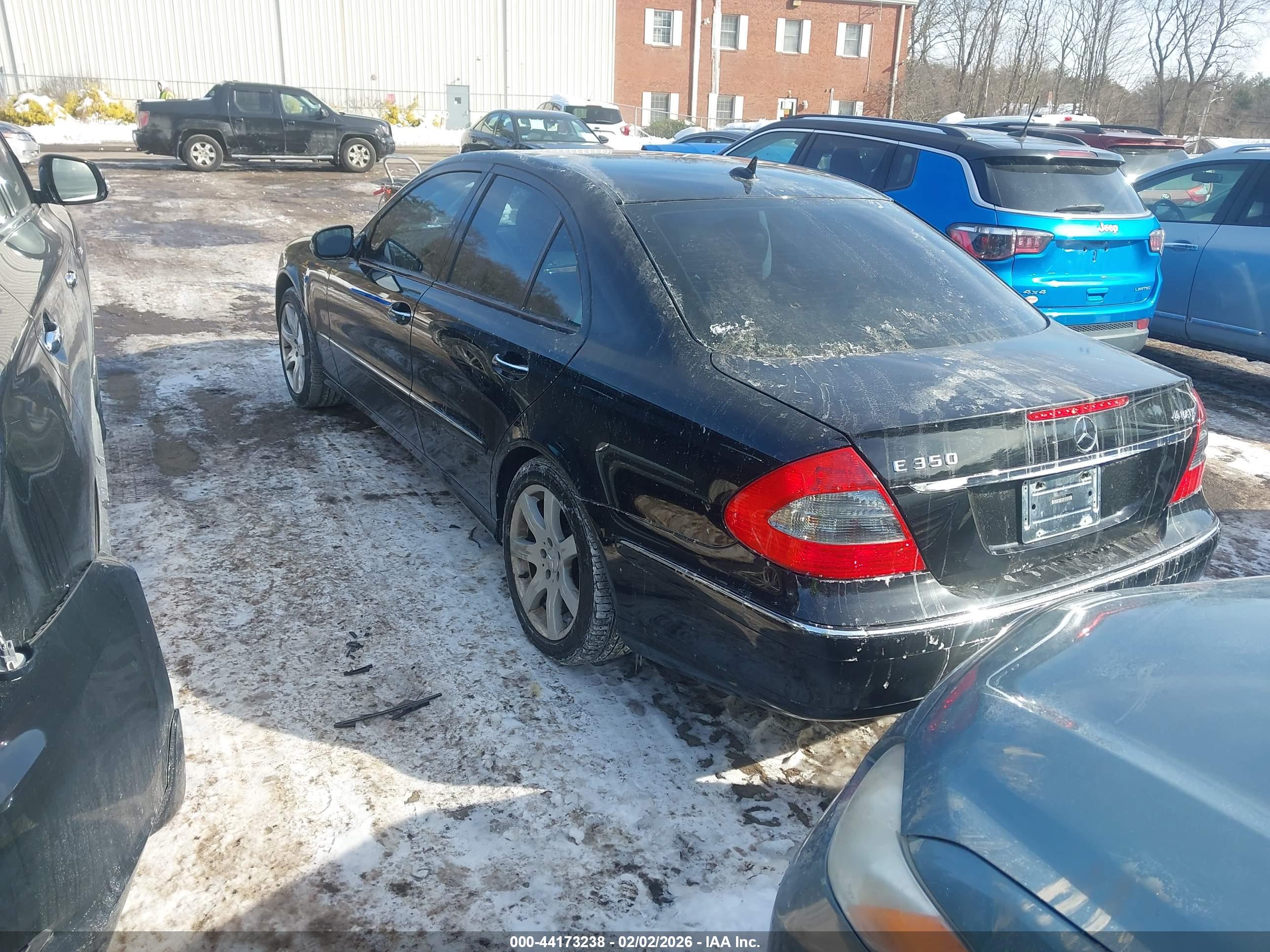 MERCEDES-BENZ E image 3