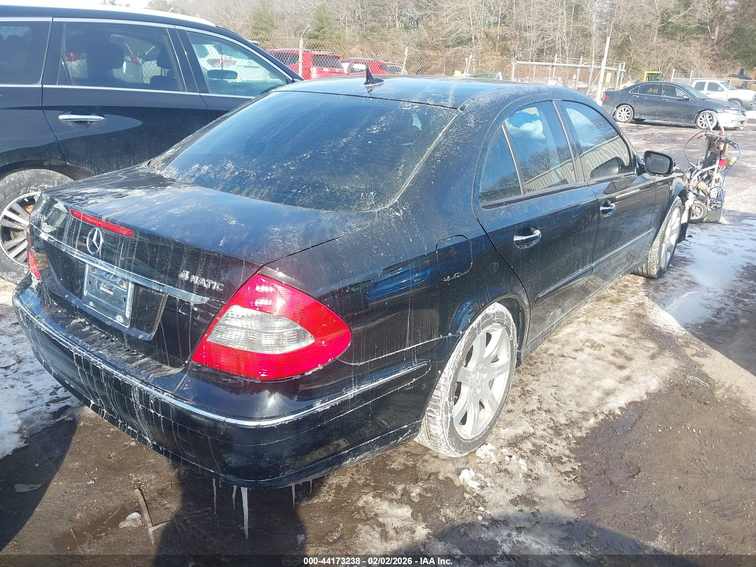 MERCEDES-BENZ E image 4