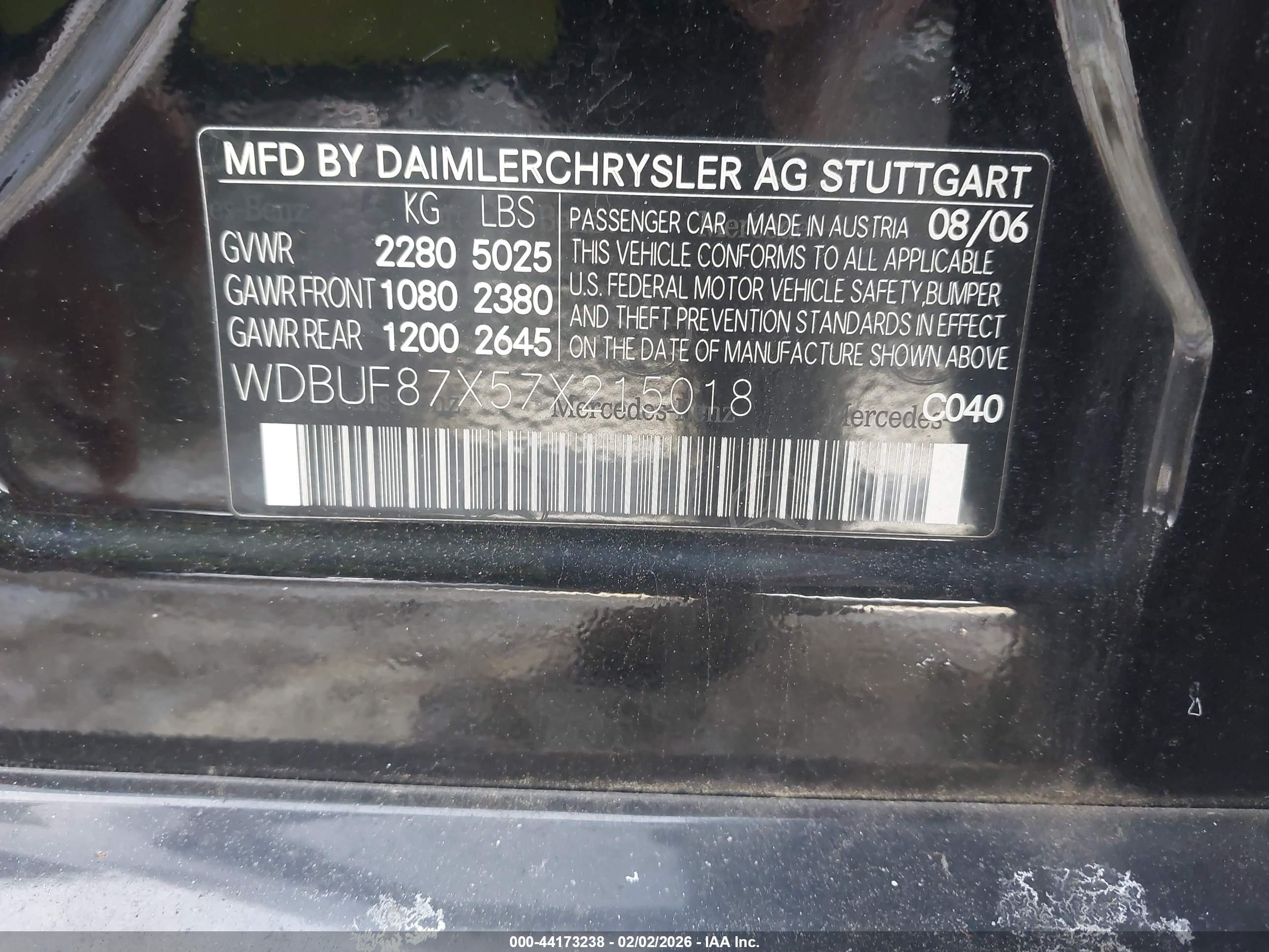 MERCEDES-BENZ E image 9