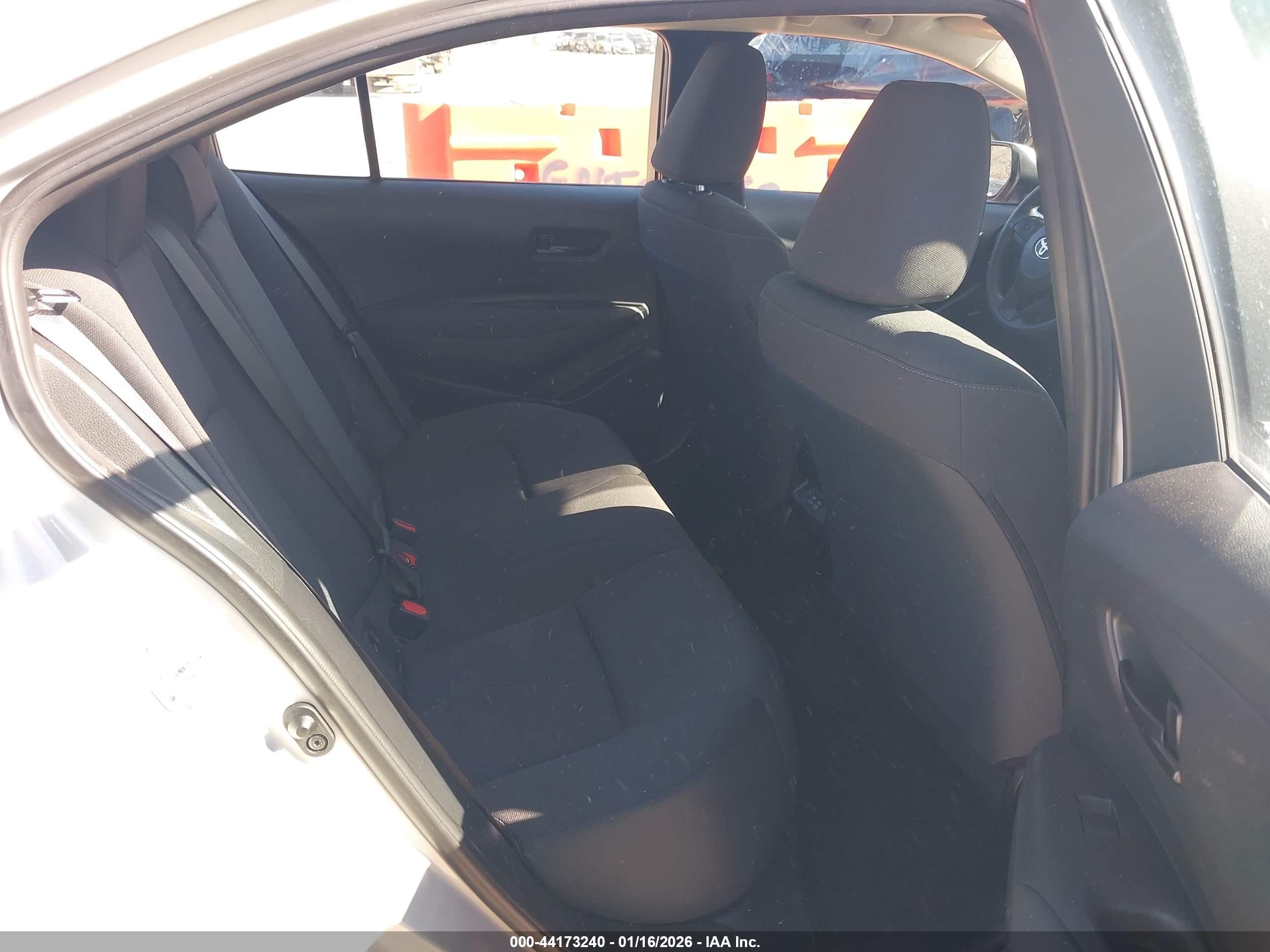 TOYOTA COROLLA image 8