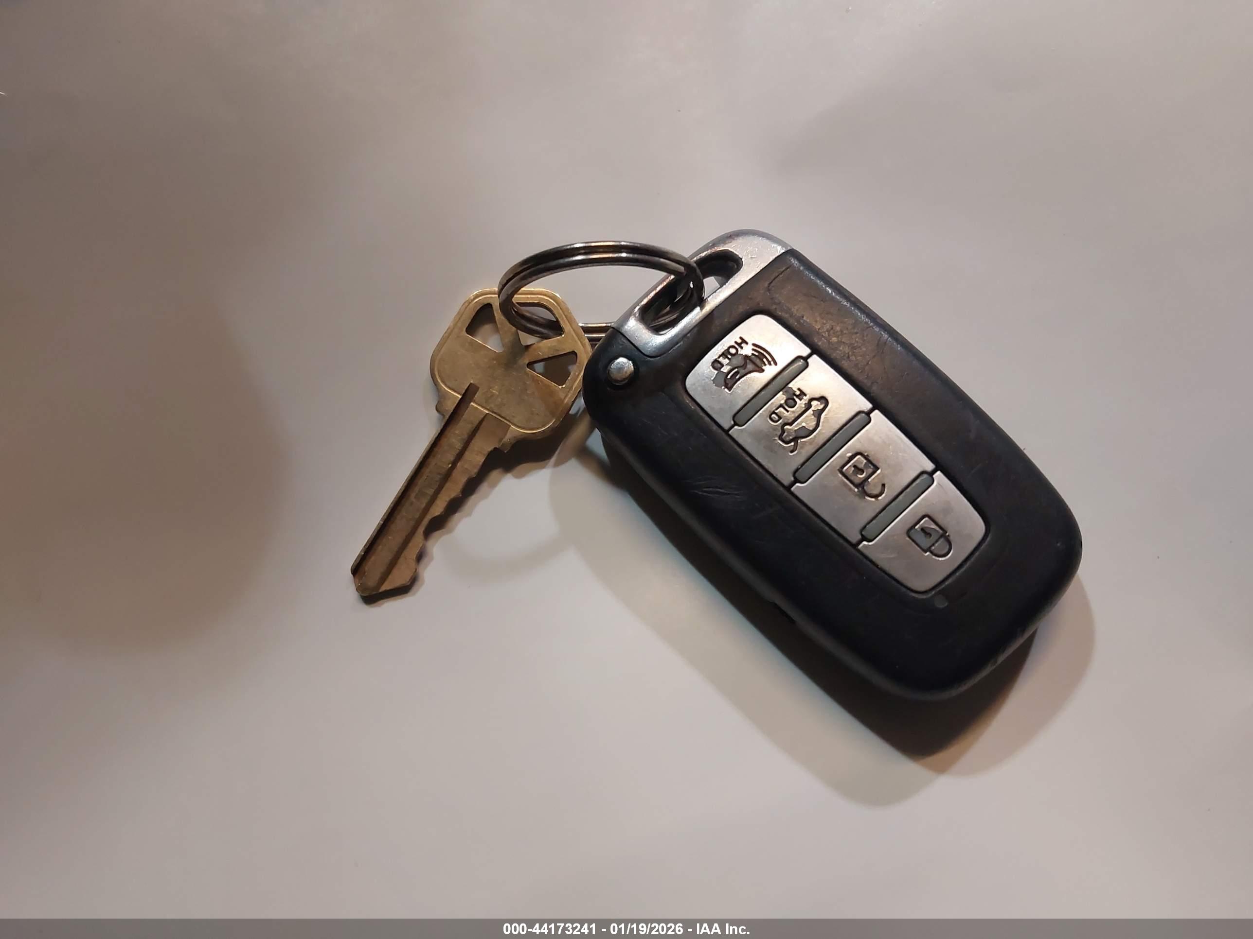 HYUNDAI ELANTRA image 11