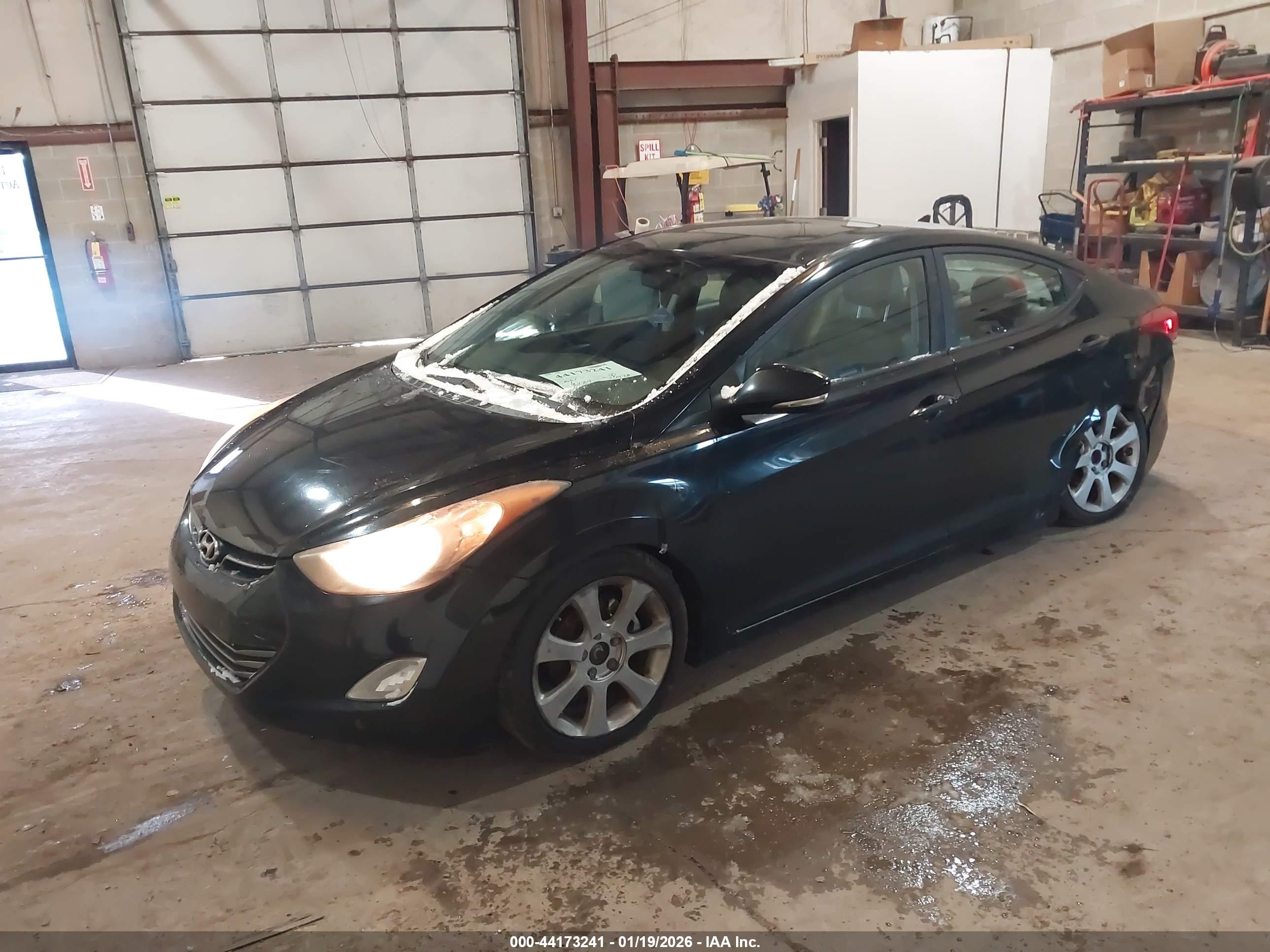 HYUNDAI ELANTRA image 2