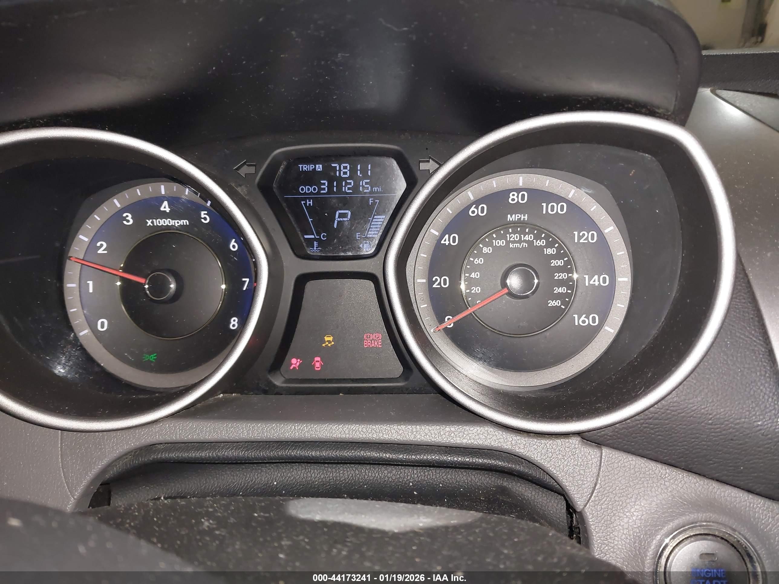 HYUNDAI ELANTRA image 7