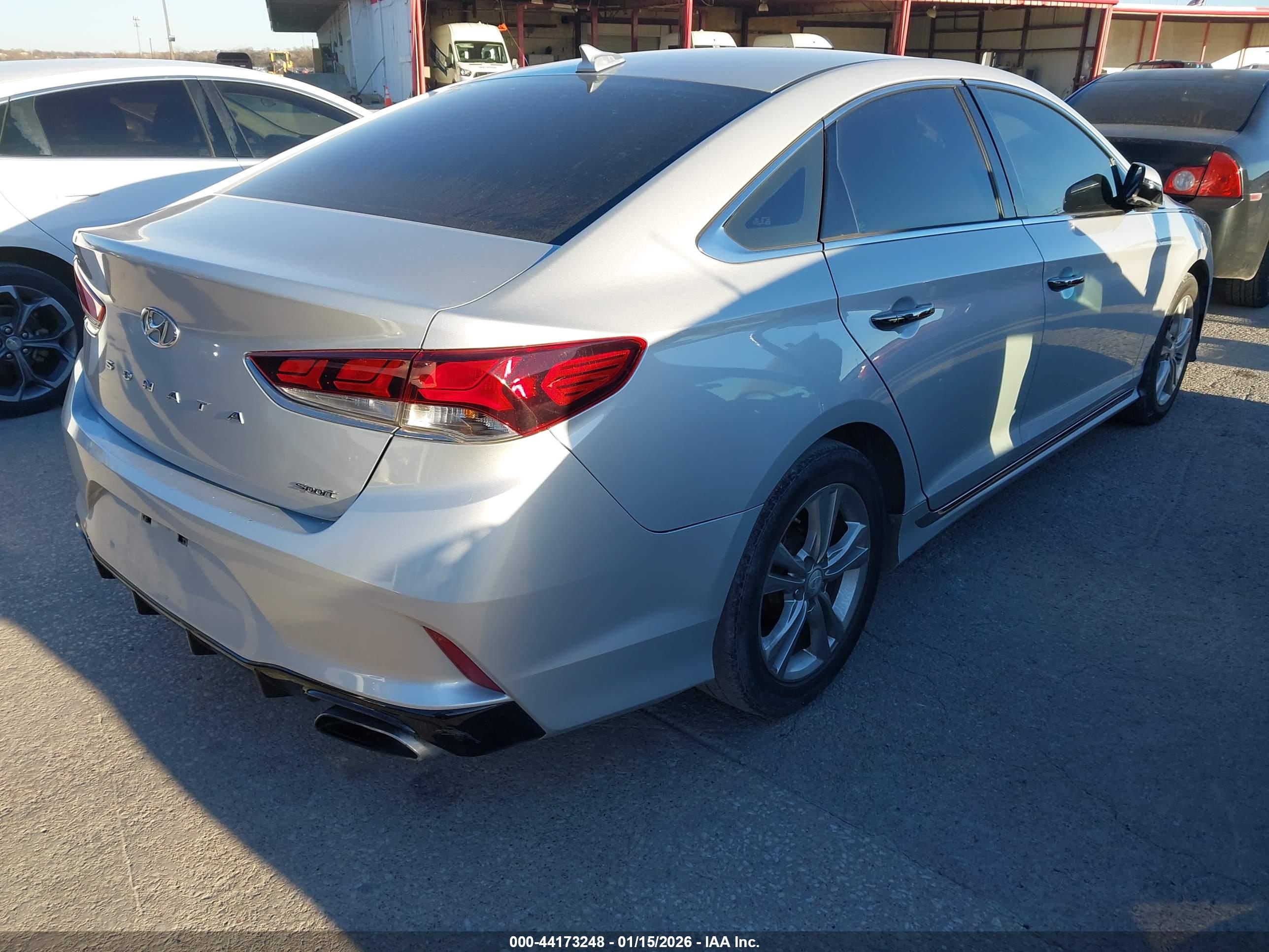 HYUNDAI SONATA image 4