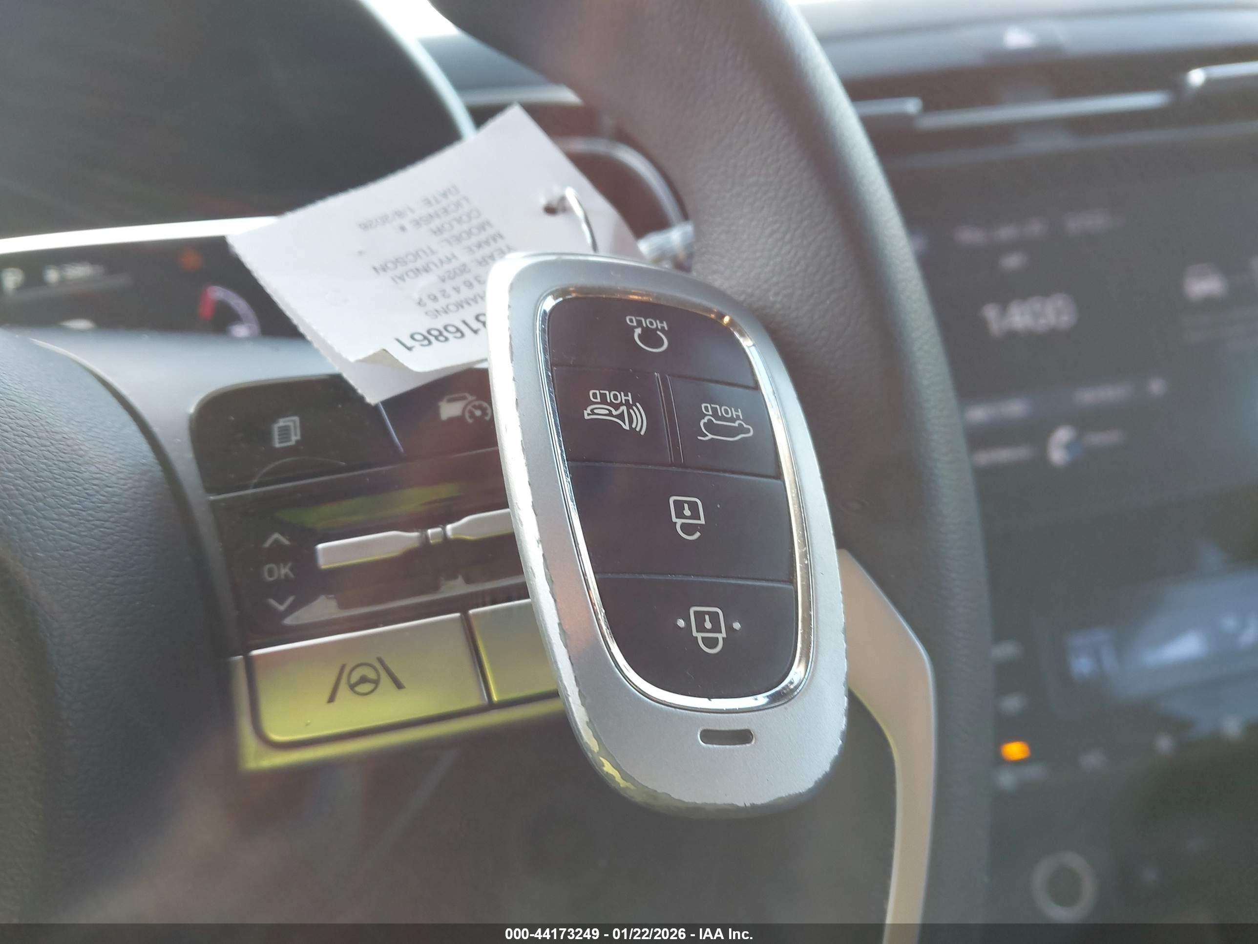 HYUNDAI TUCSON image 11