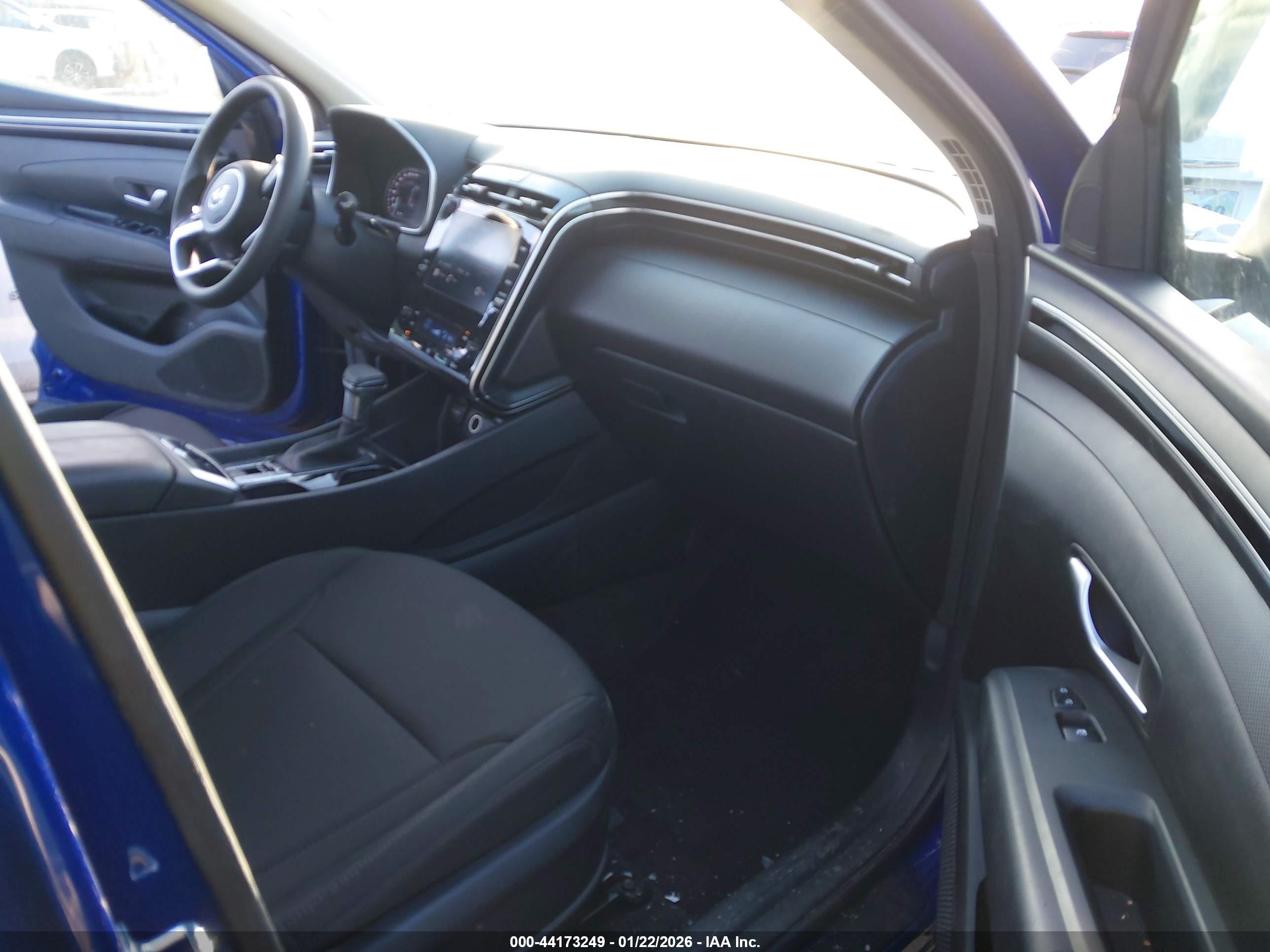 HYUNDAI TUCSON image 5