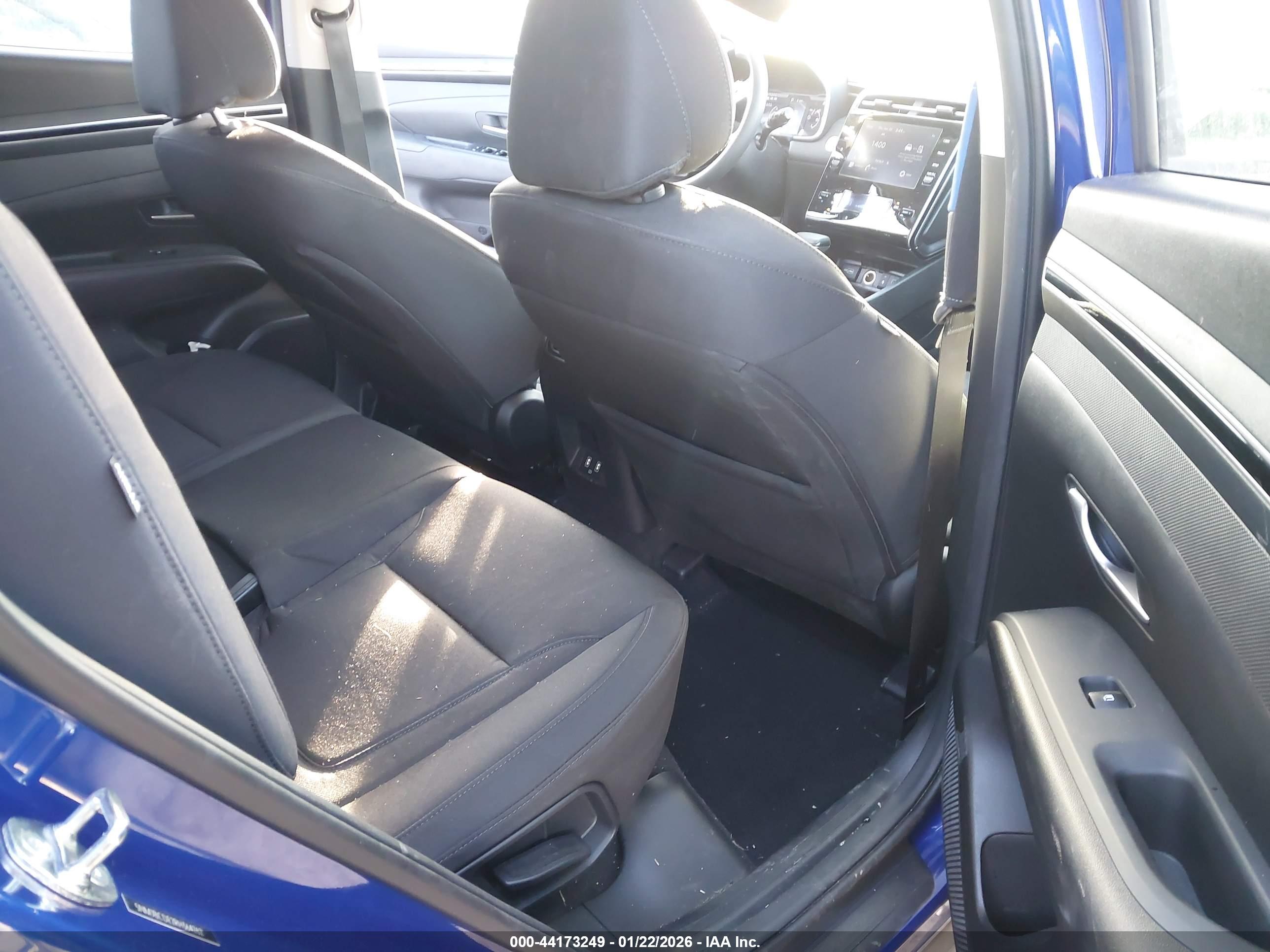 HYUNDAI TUCSON image 8