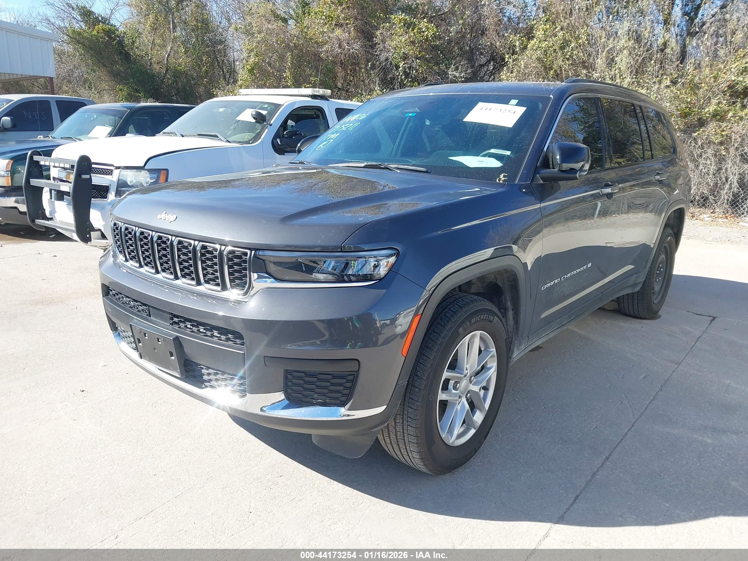 JEEP GRAND image 2