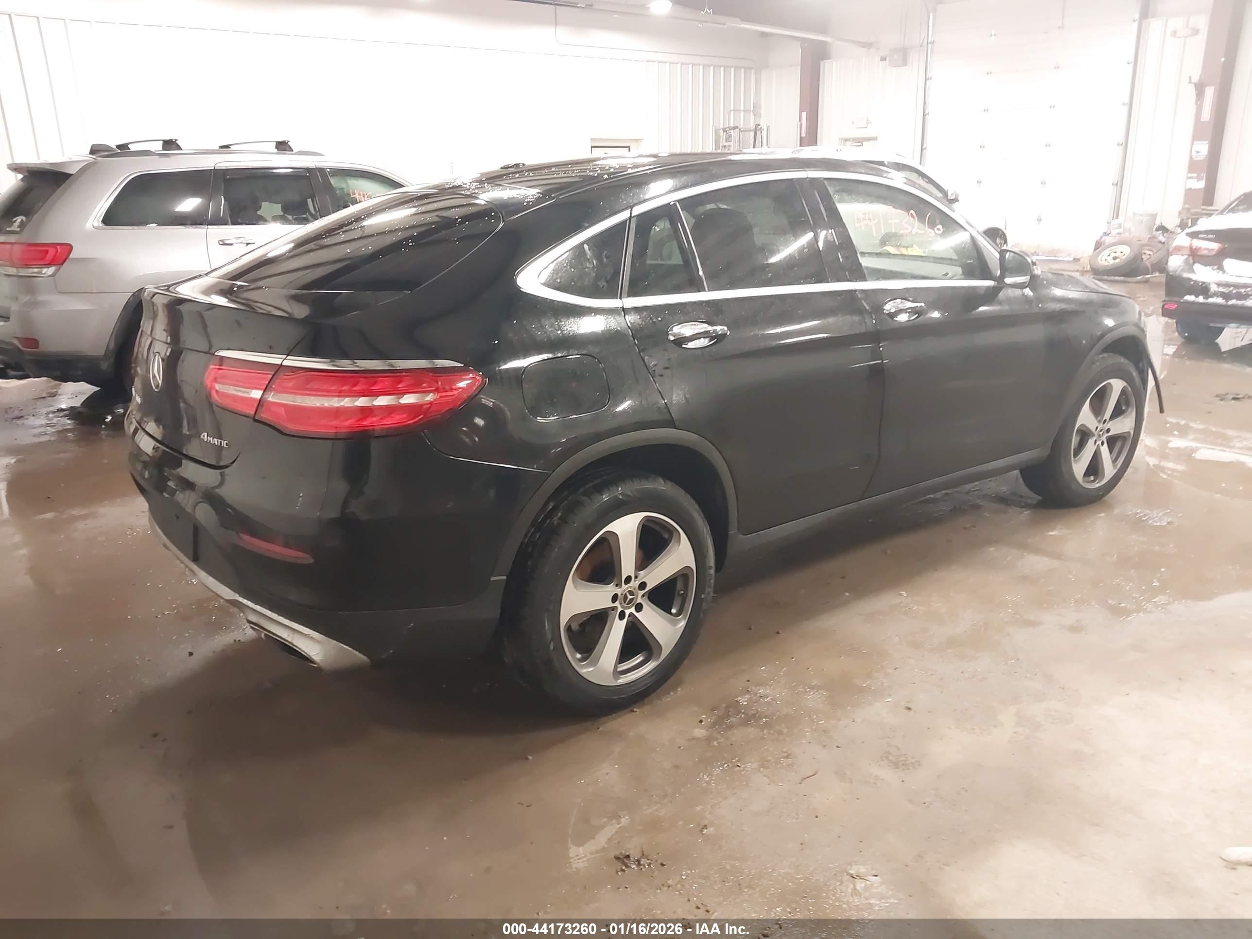 MERCEDES-BENZ GLC image 4
