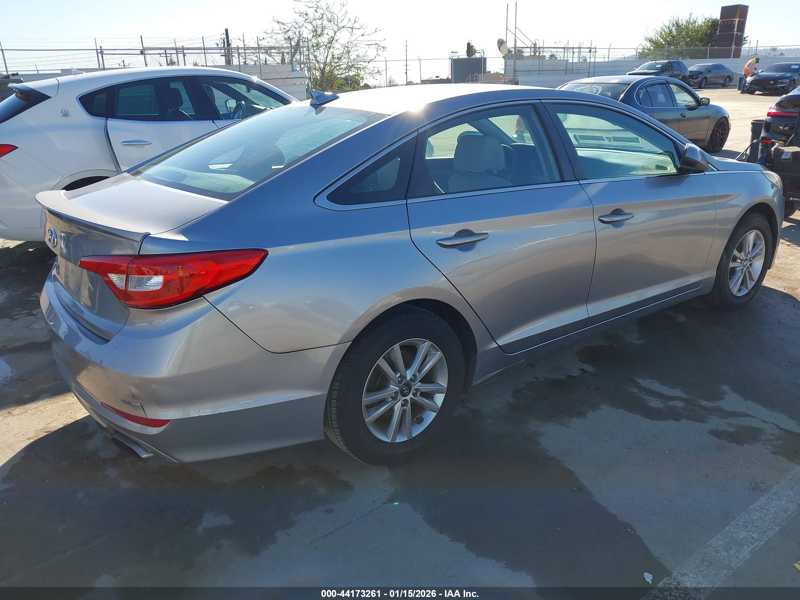 HYUNDAI SONATA image 4