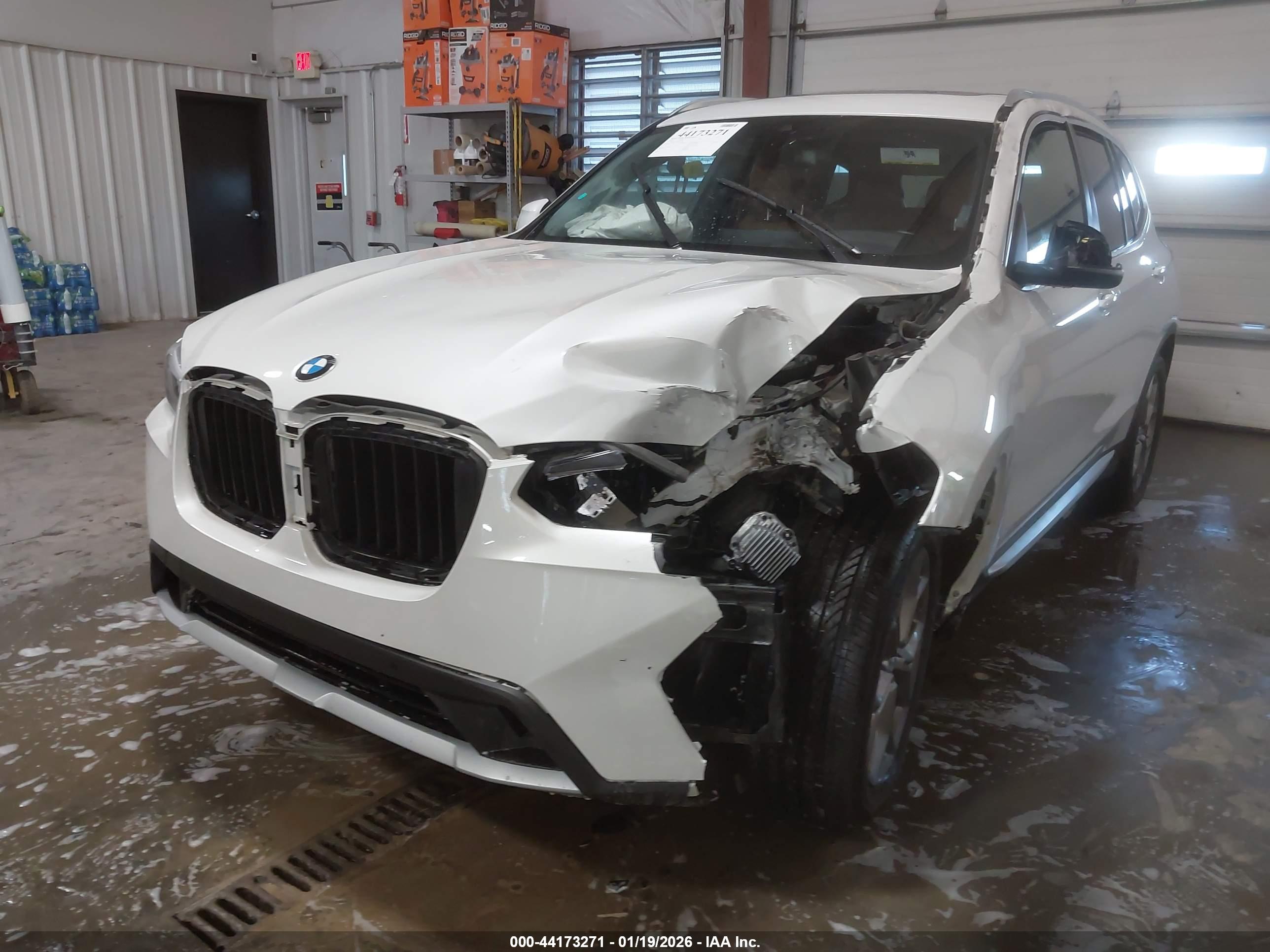 BMW X3 image 2