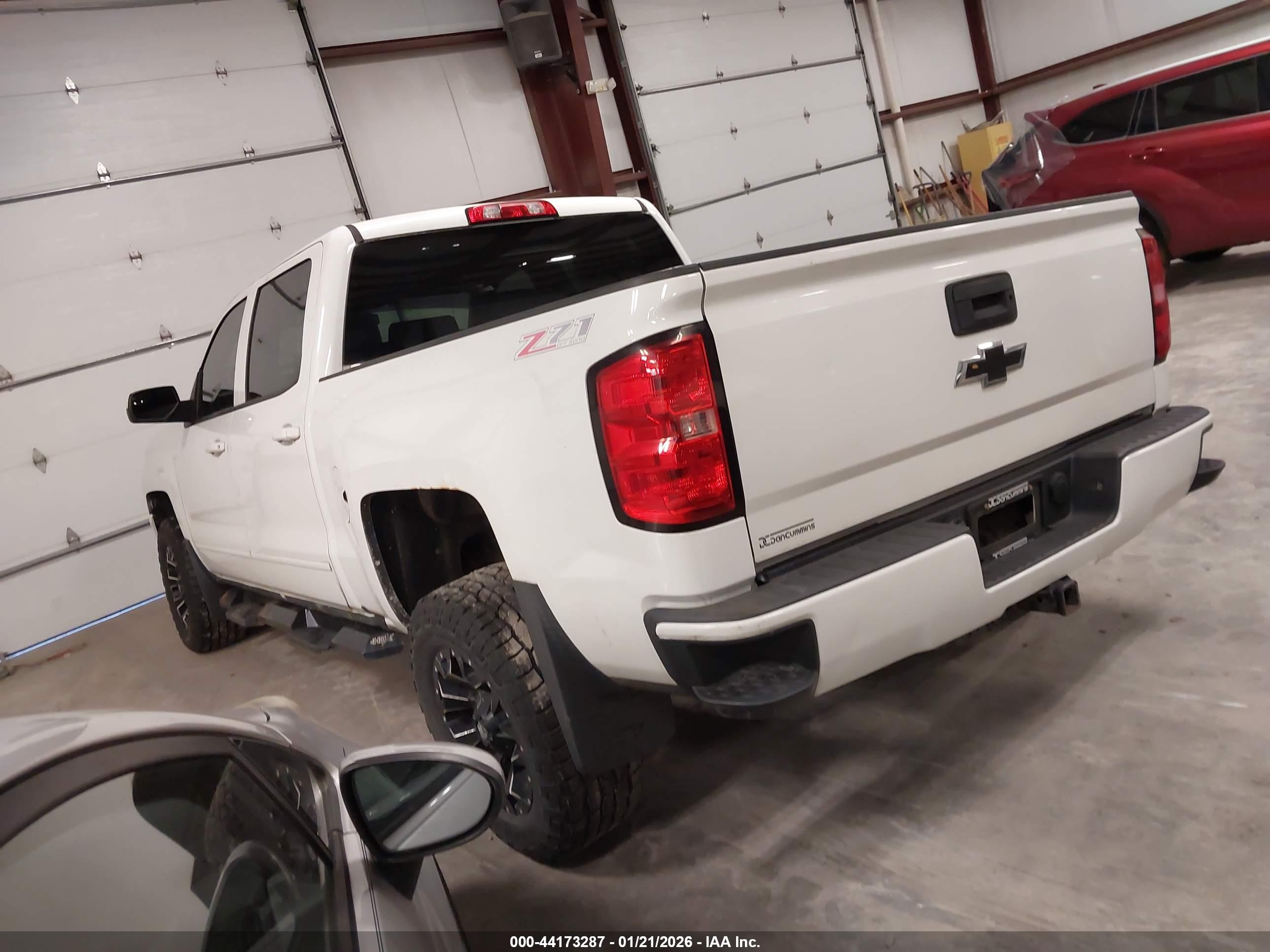 CHEVROLET SILVERADO image 3