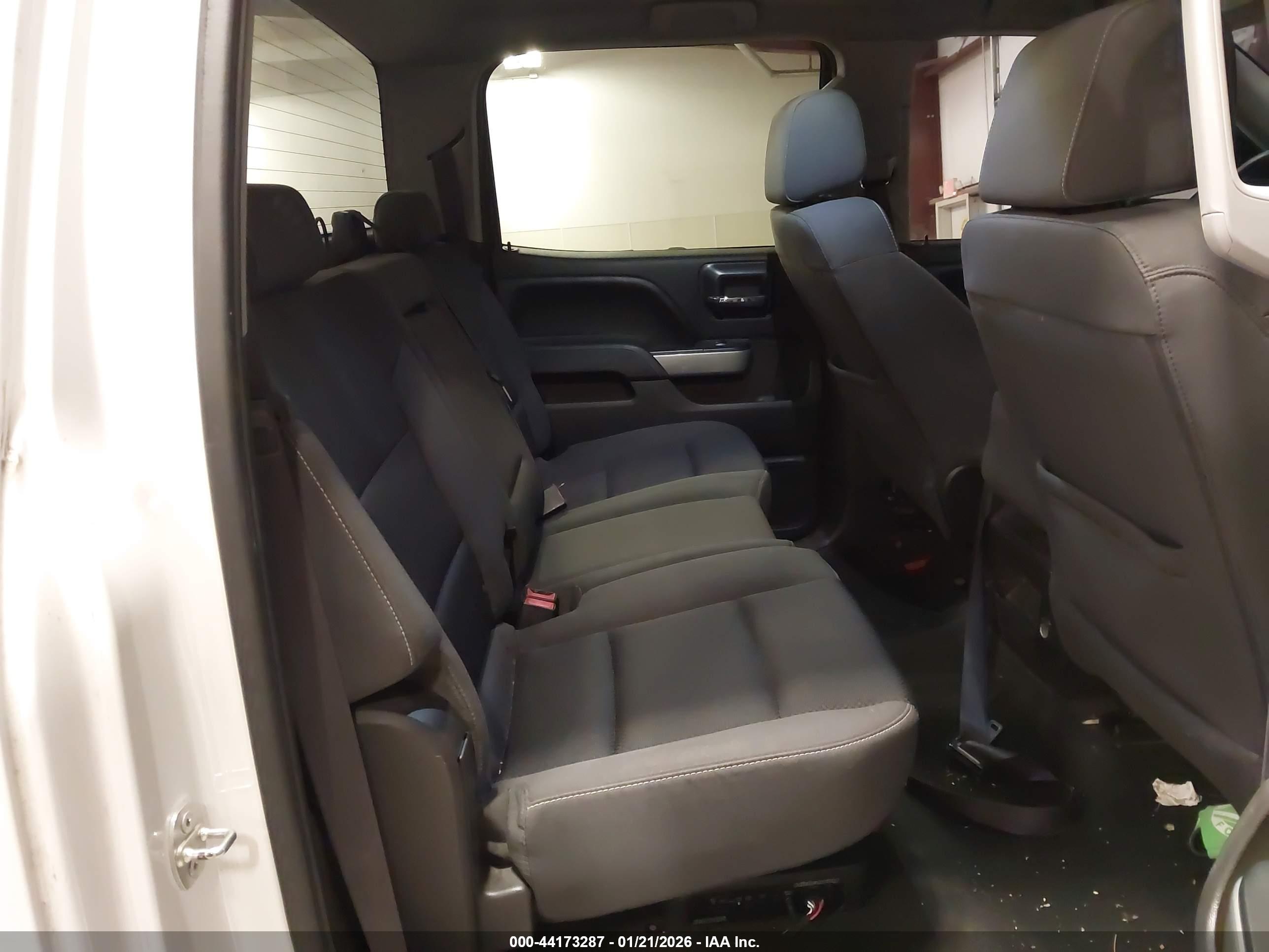 CHEVROLET SILVERADO image 8