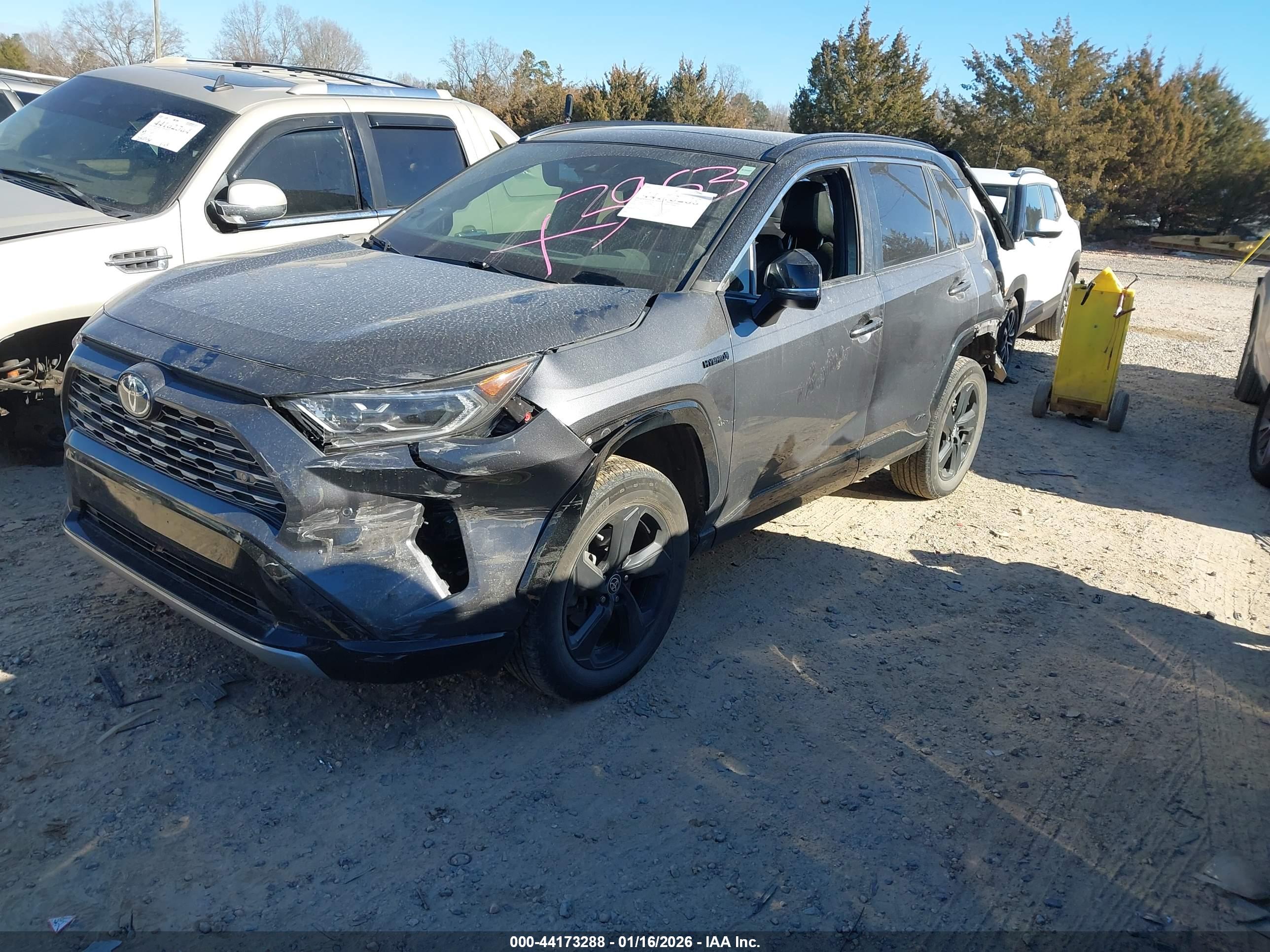 TOYOTA RAV4 image 2