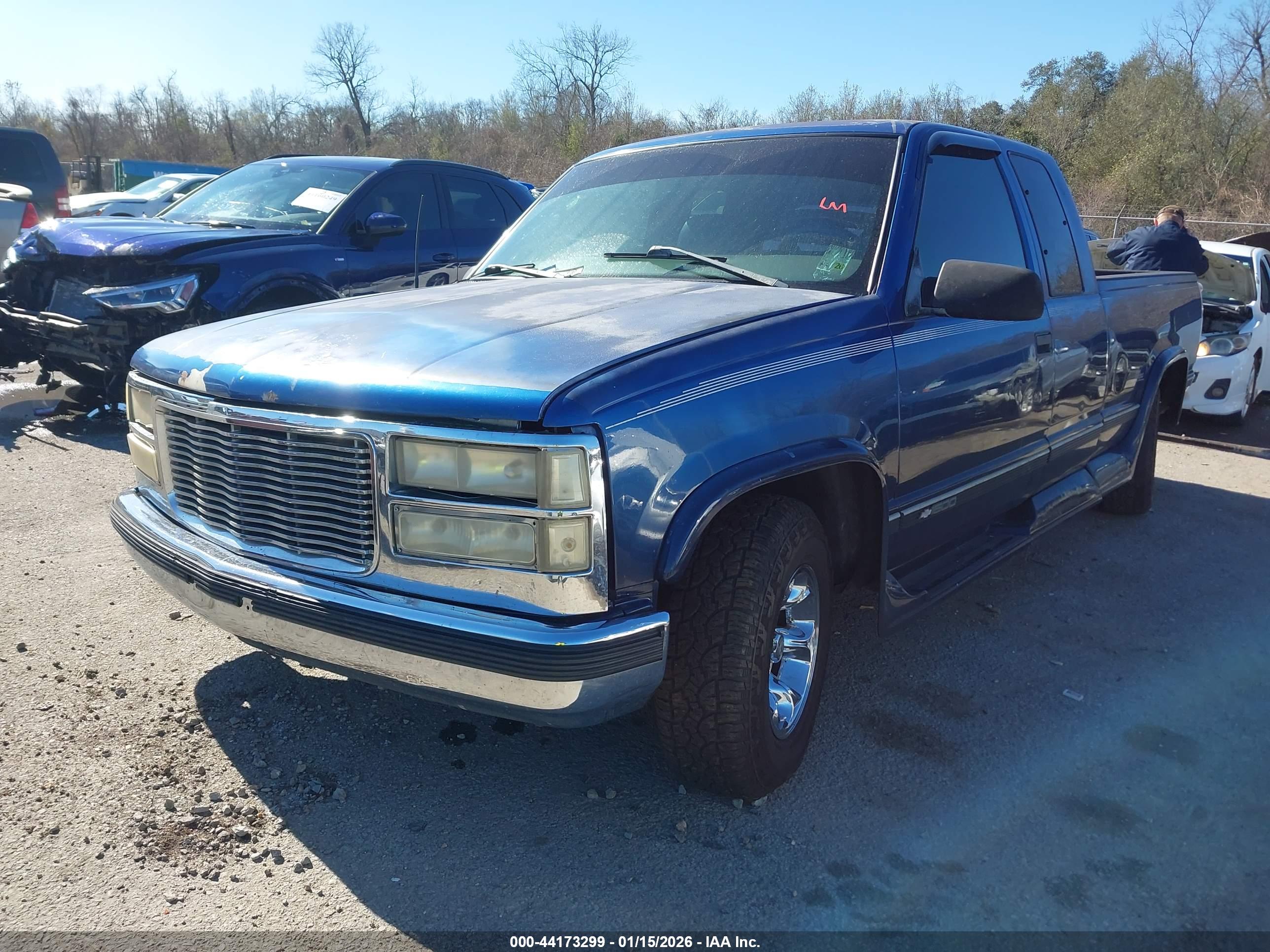 CHEVROLET C1500 image 2