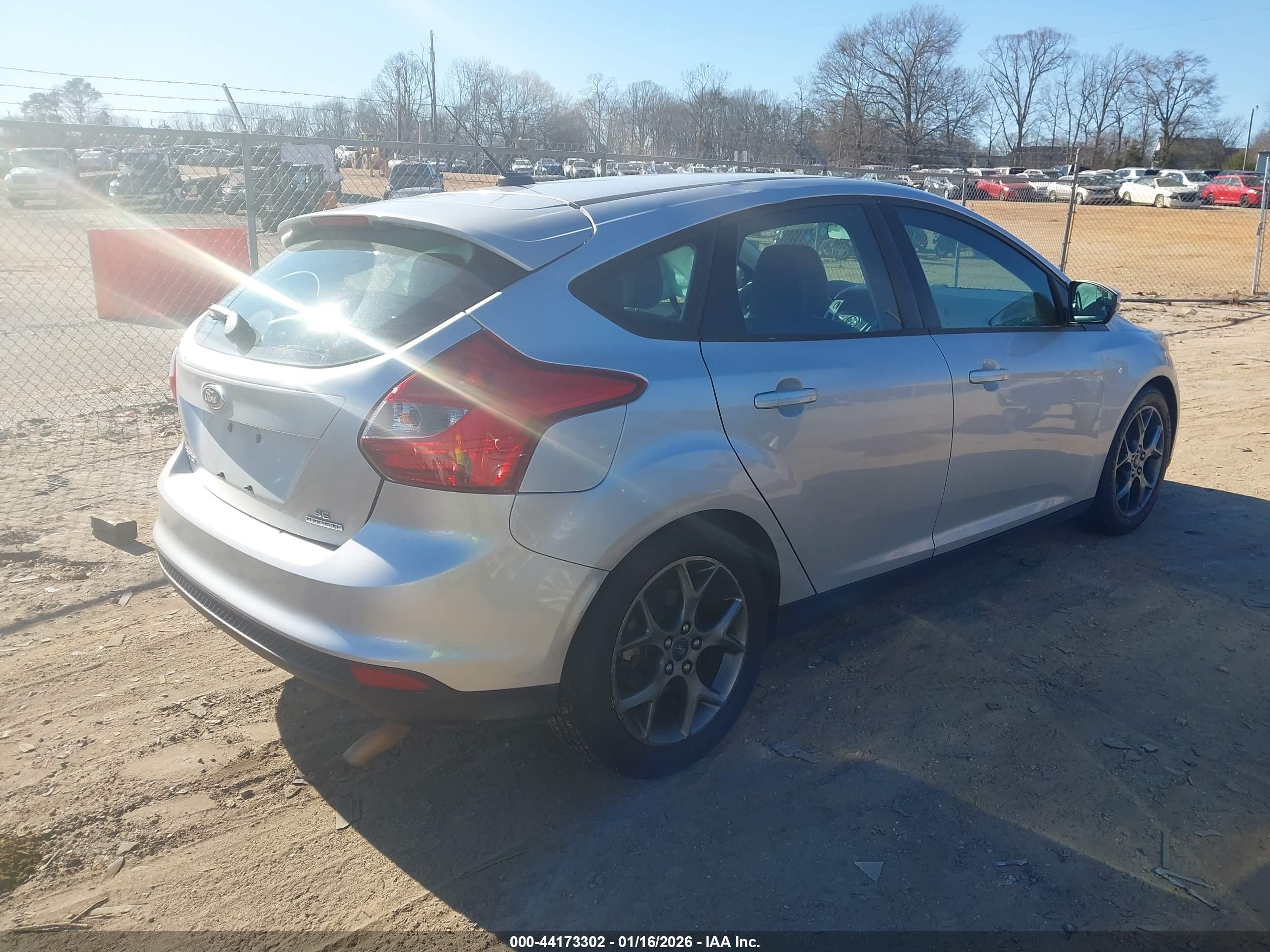 FORD FOCUS image 4