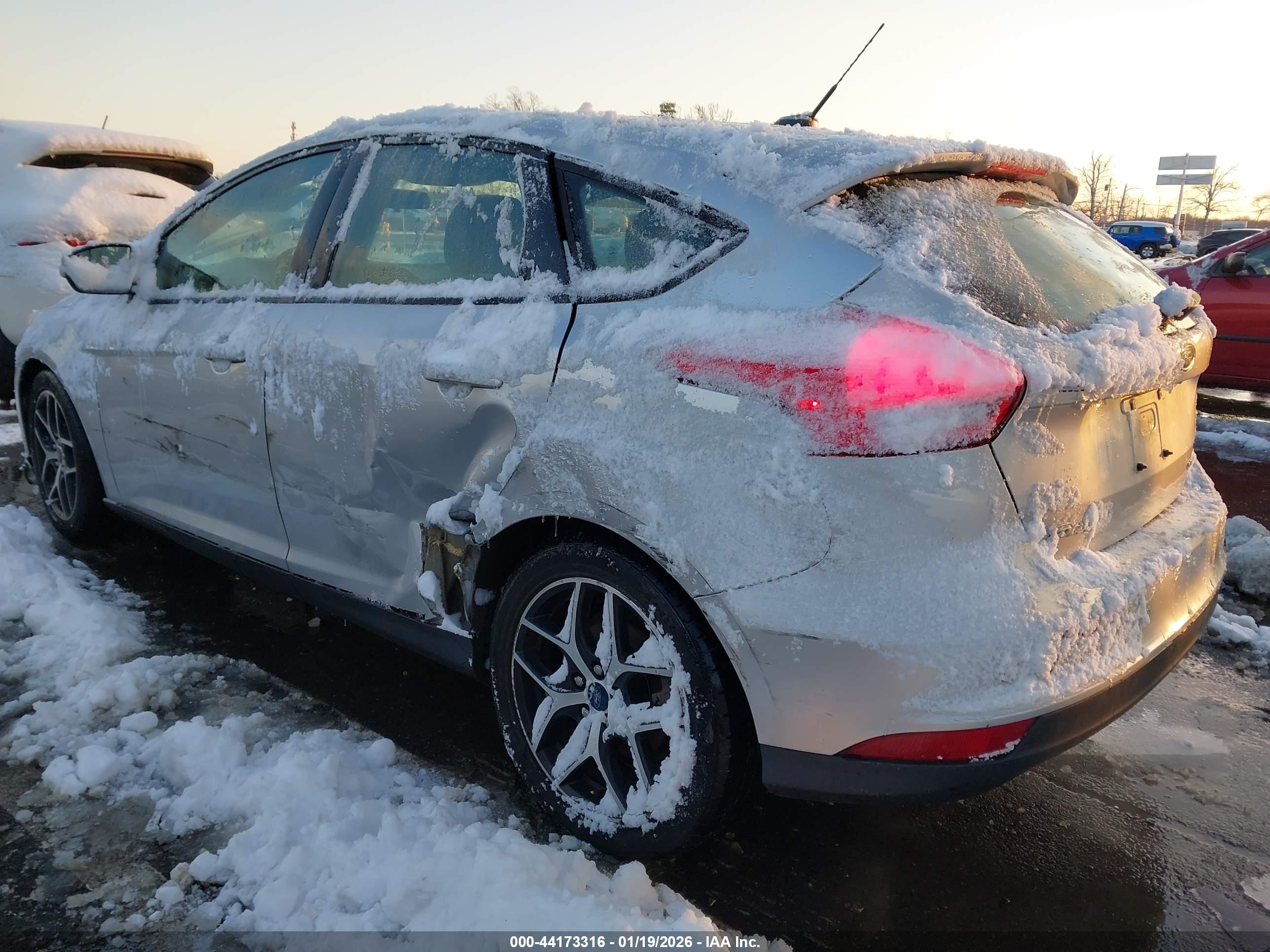 FORD FOCUS image 3