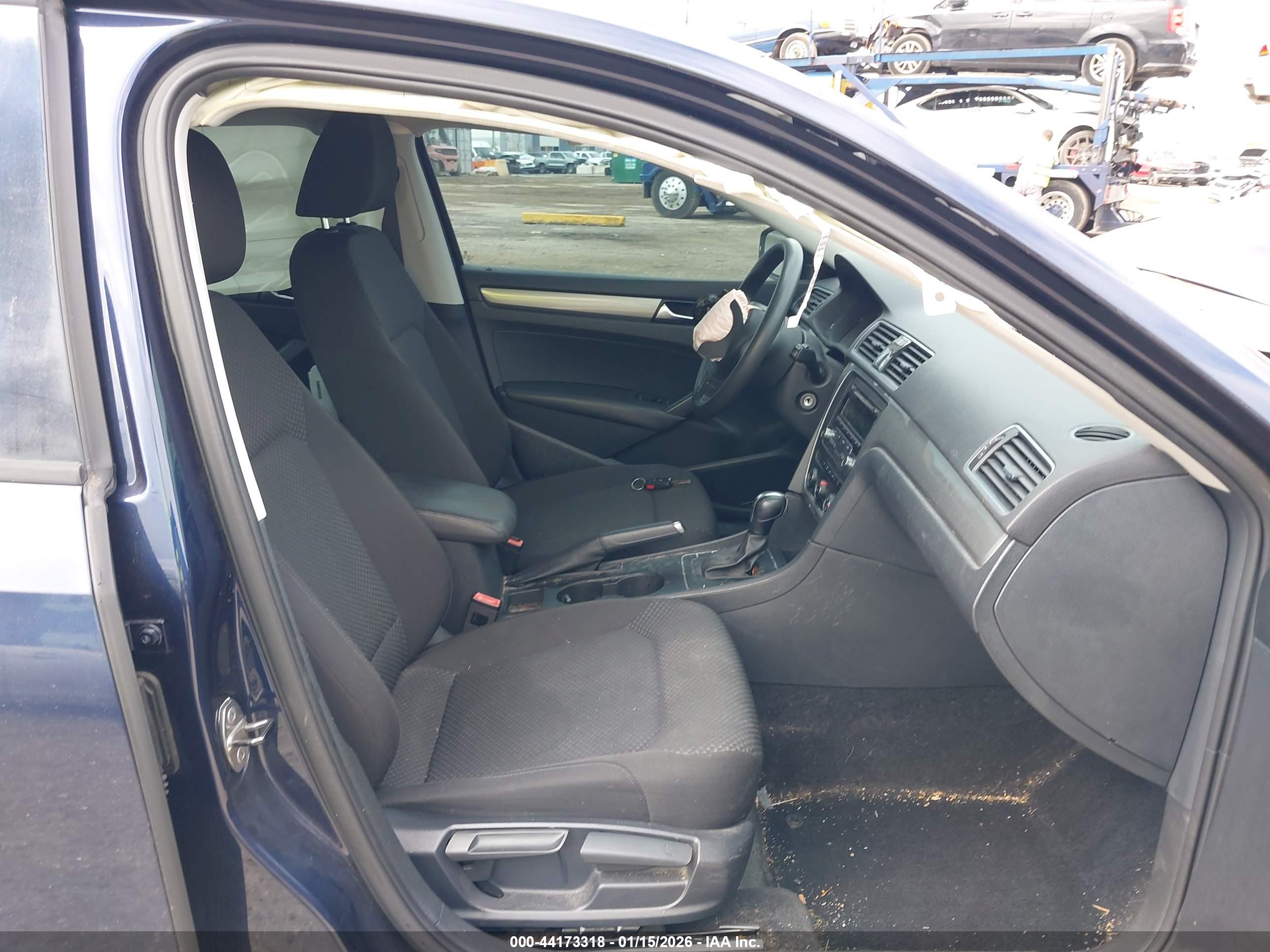 VOLKSWAGEN PASSAT image 5