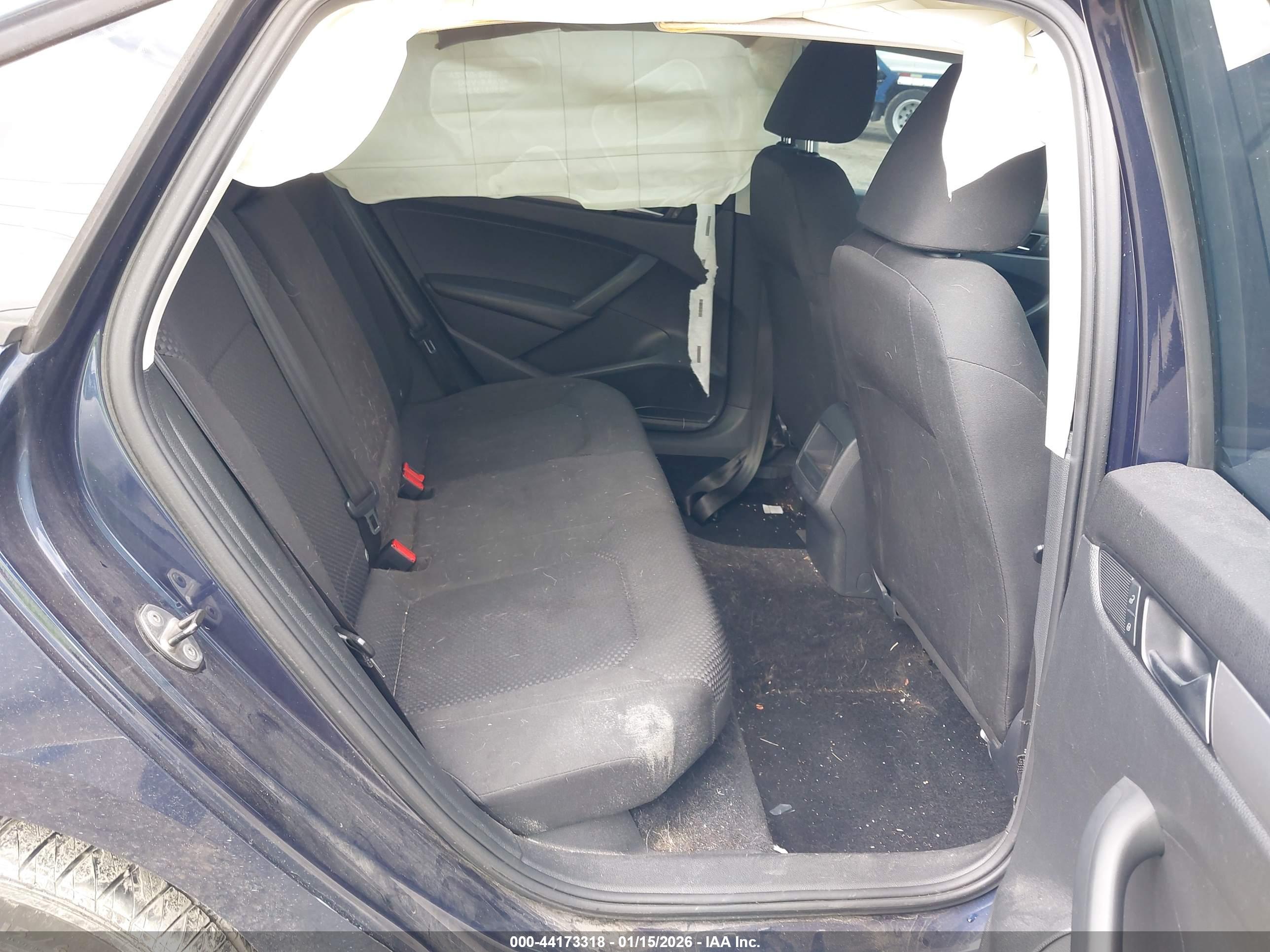 VOLKSWAGEN PASSAT image 8