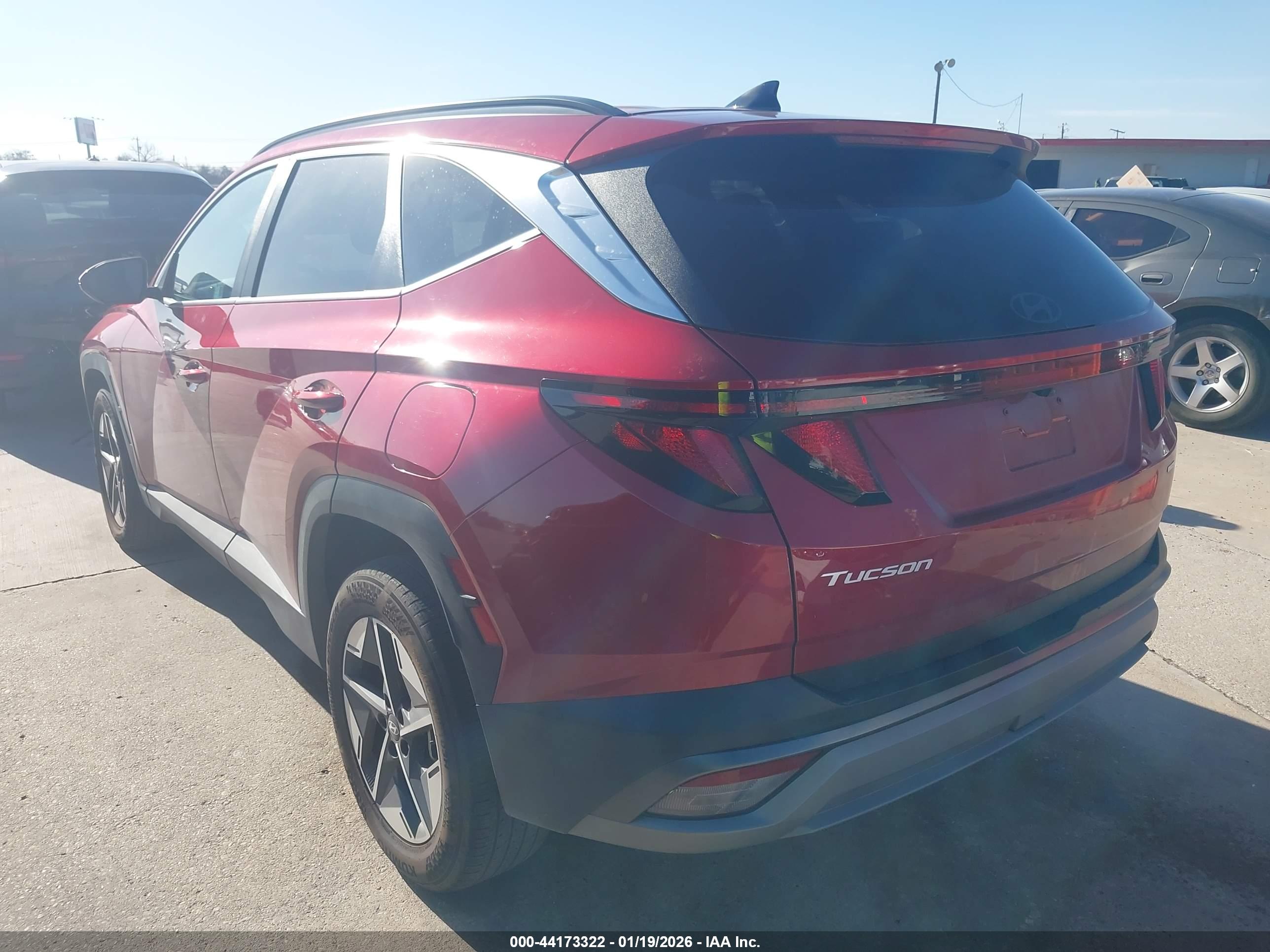 HYUNDAI TUCSON image 3
