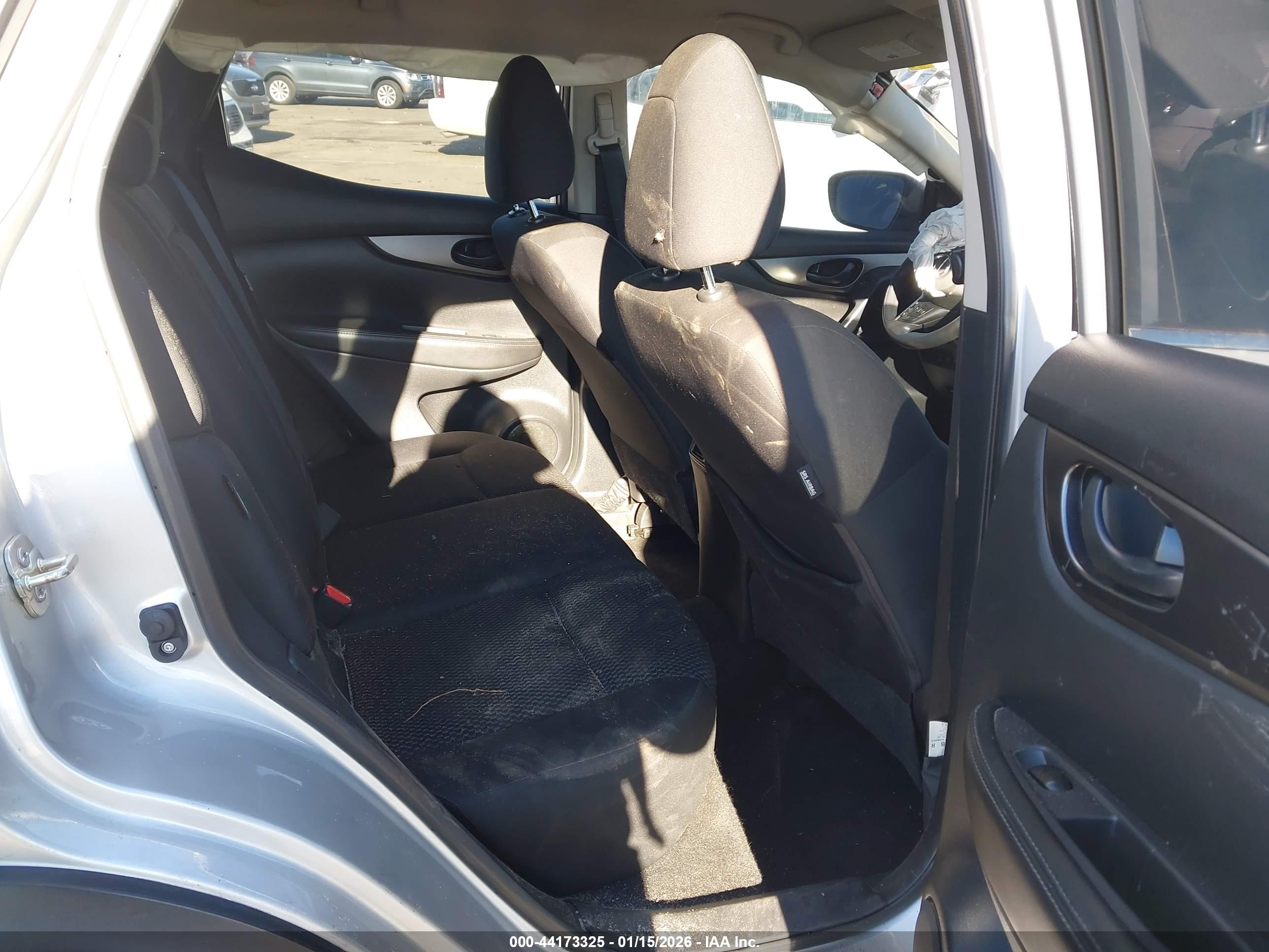 NISSAN ROGUE image 8